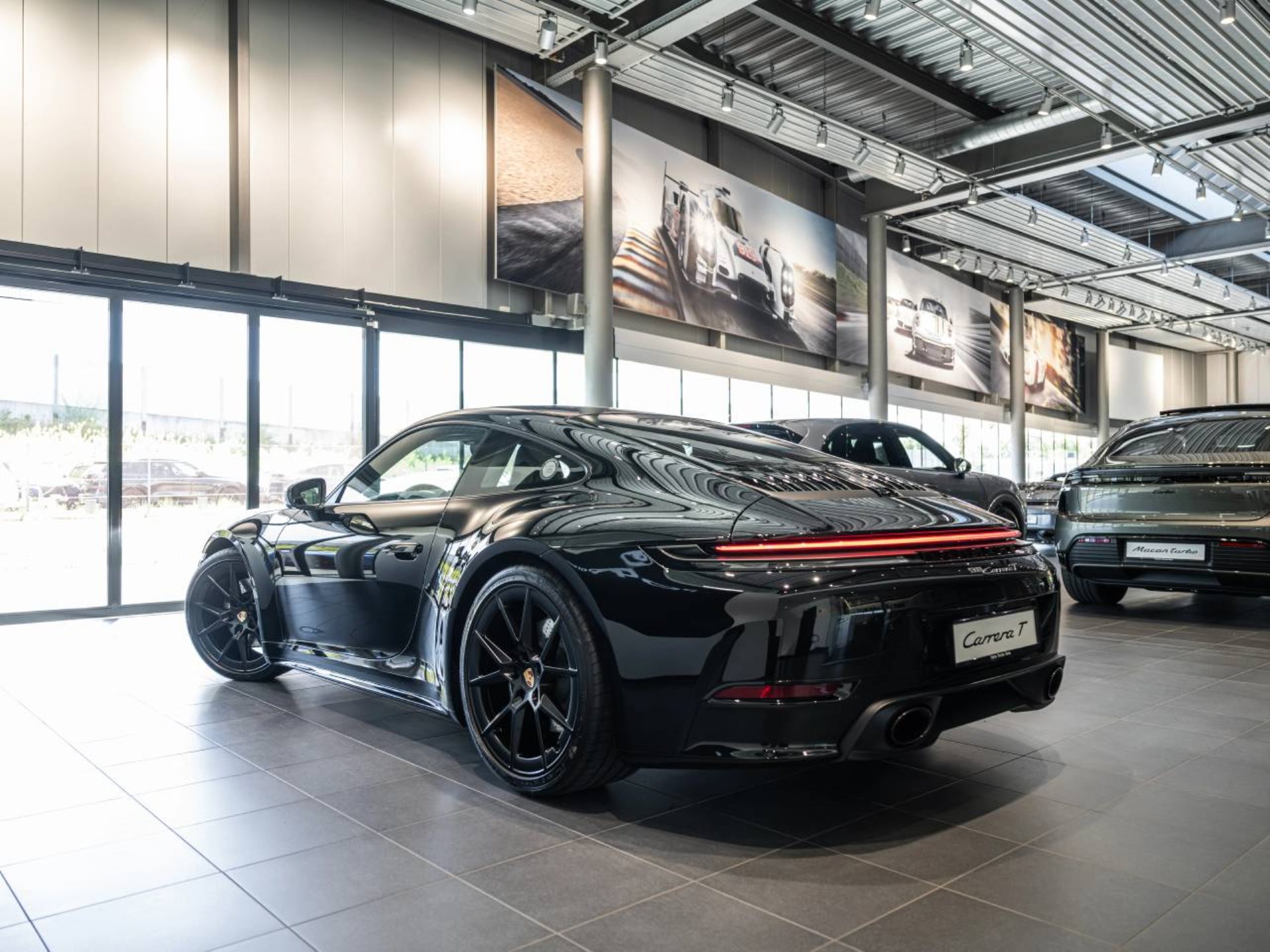 PORSCHE 911 Carrera T-image-6