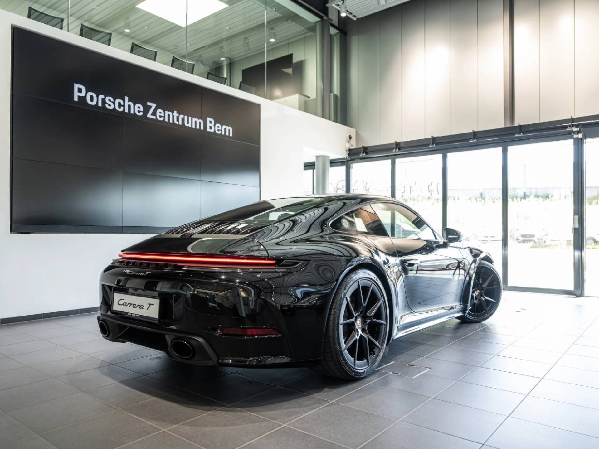 PORSCHE 911 Carrera T-showroom-element-2