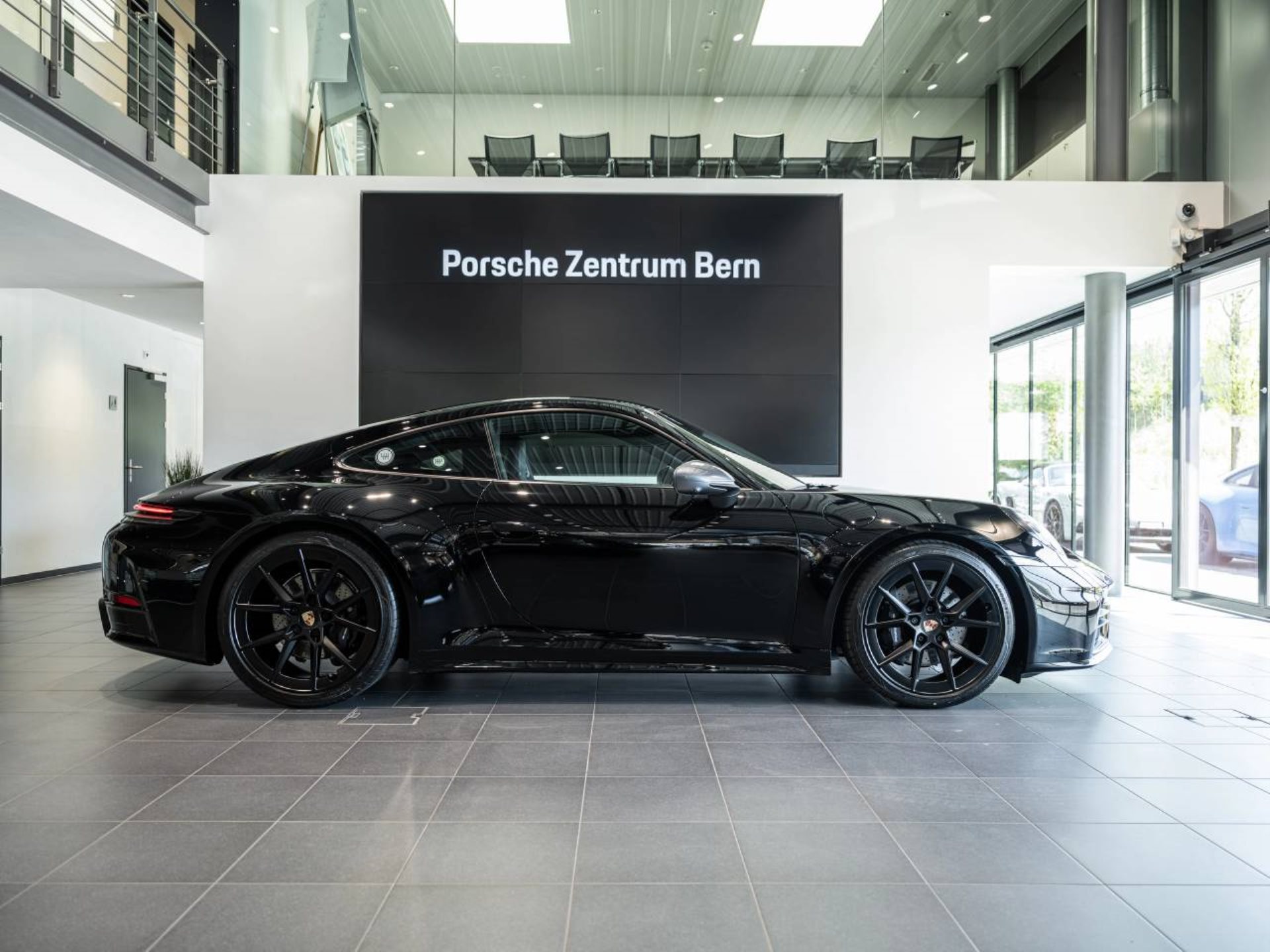 PORSCHE 911 Carrera T-showroom-element-1