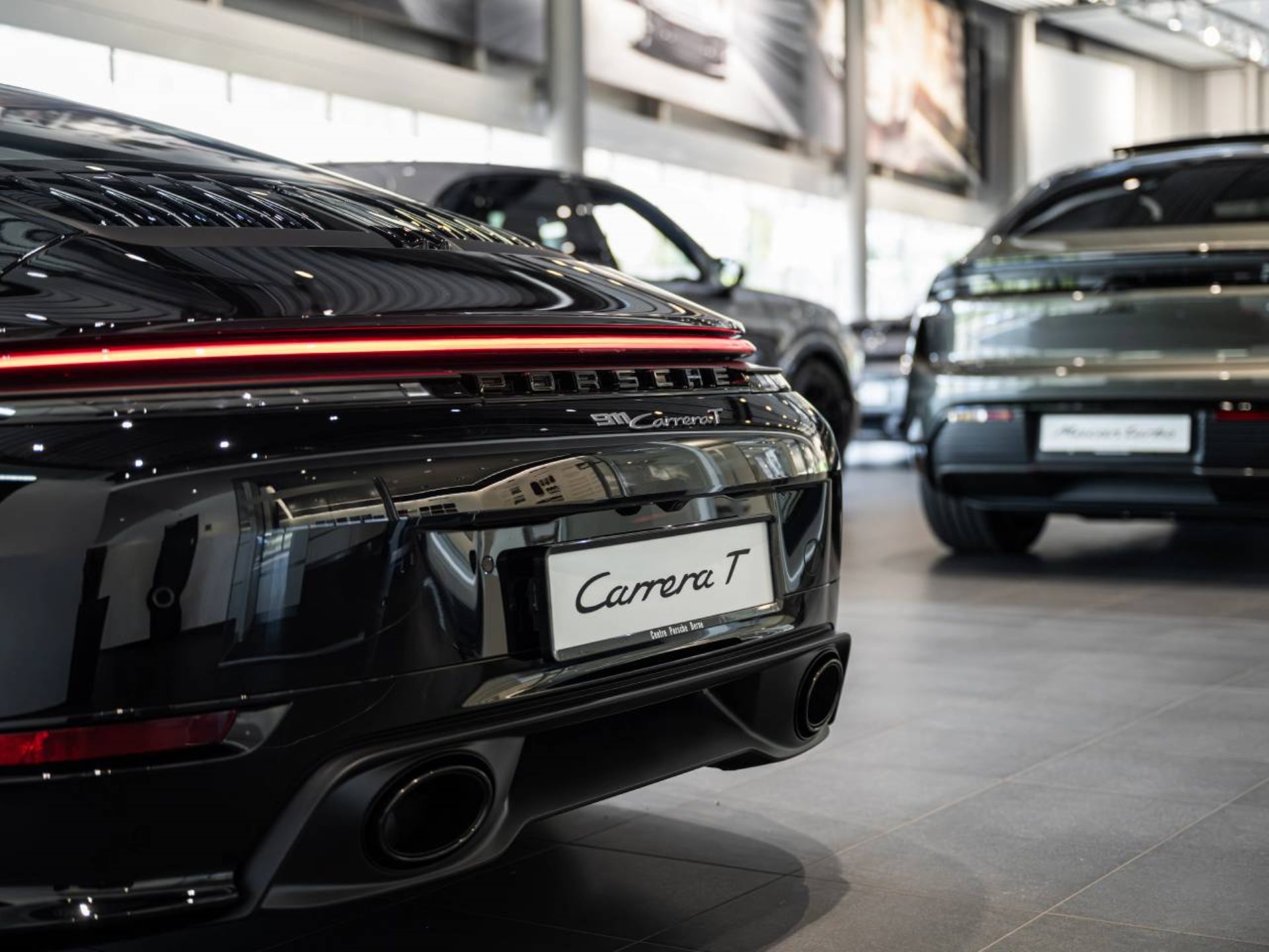 PORSCHE 911 Carrera T-image-24