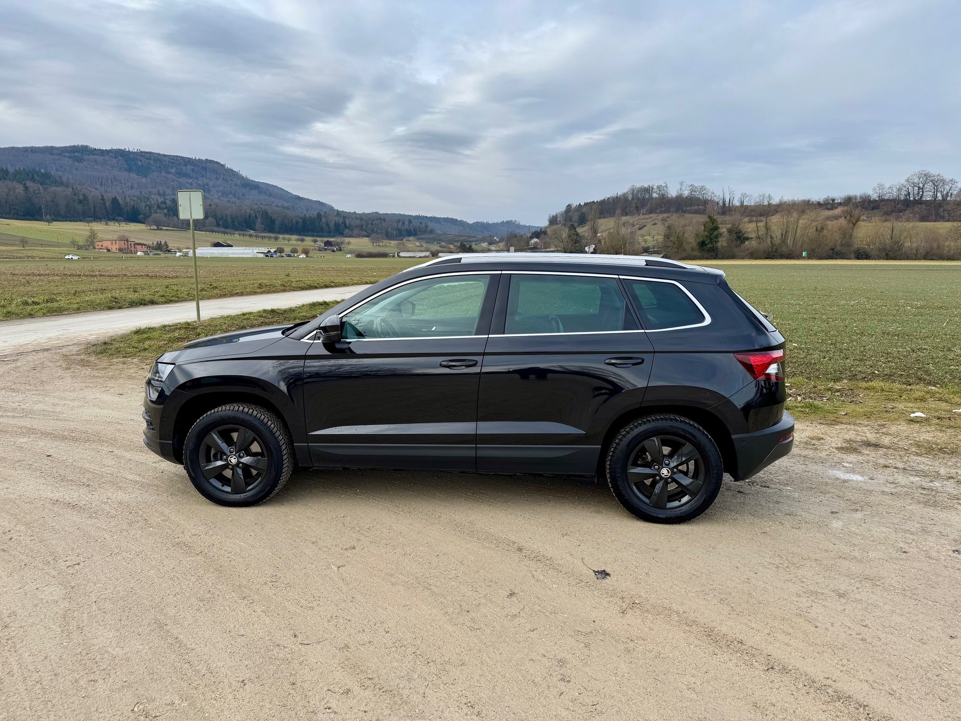 SKODA Karoq 2.0 TDI CR Style 4x4 DSG-image-4
