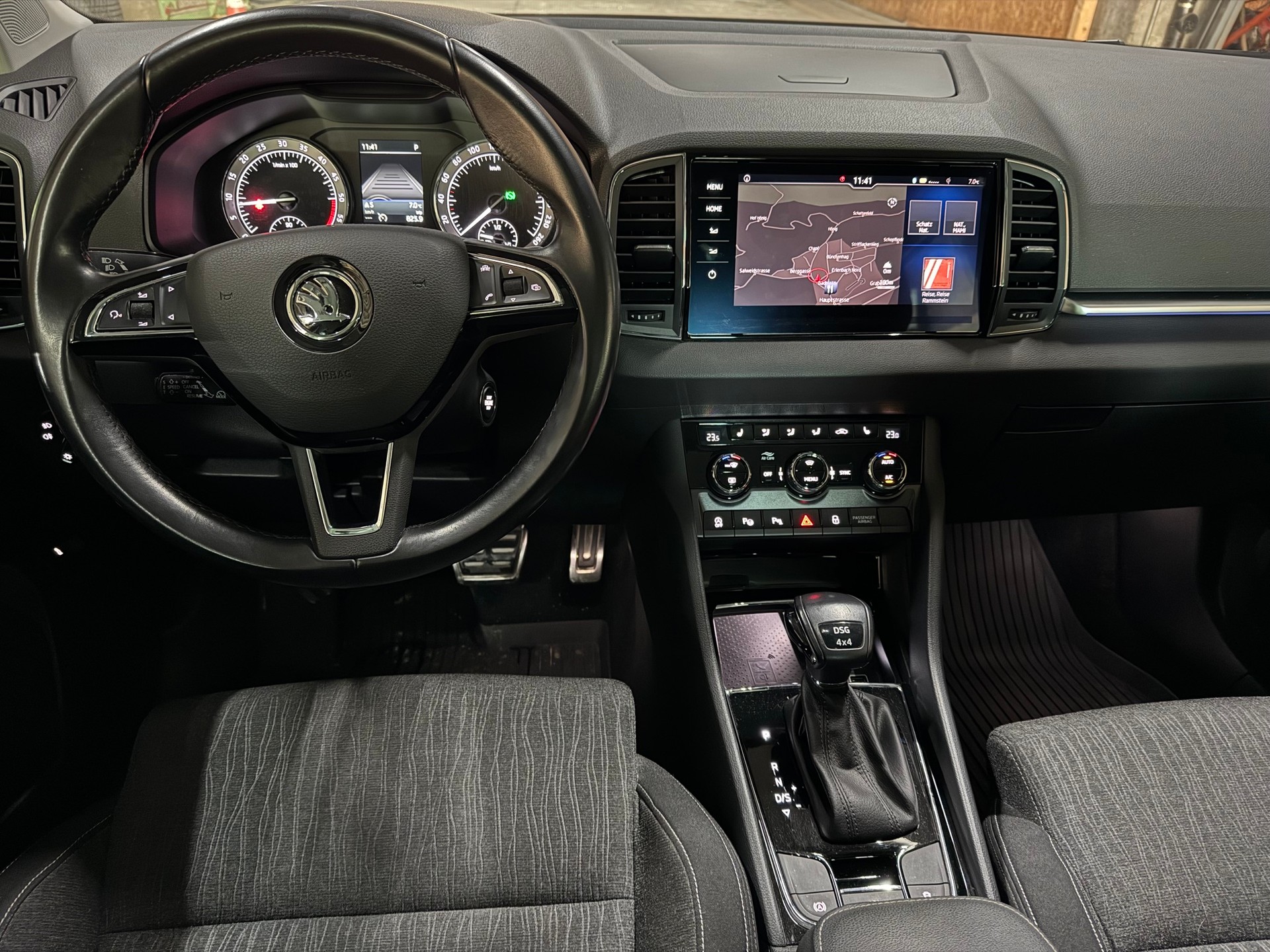 SKODA Karoq 2.0 TDI CR Style 4x4 DSG-image-7