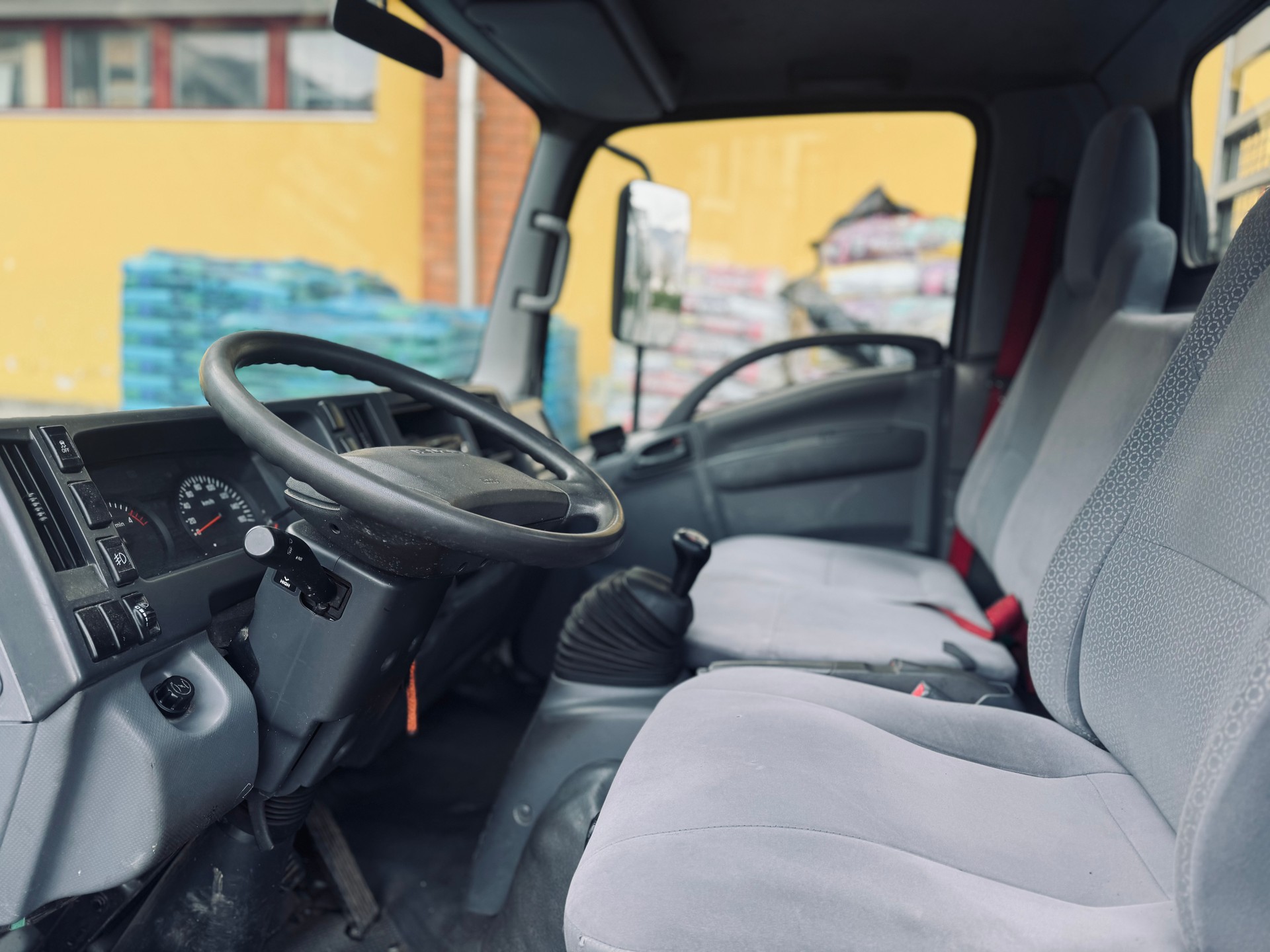 ISUZU NLR 85-image-4