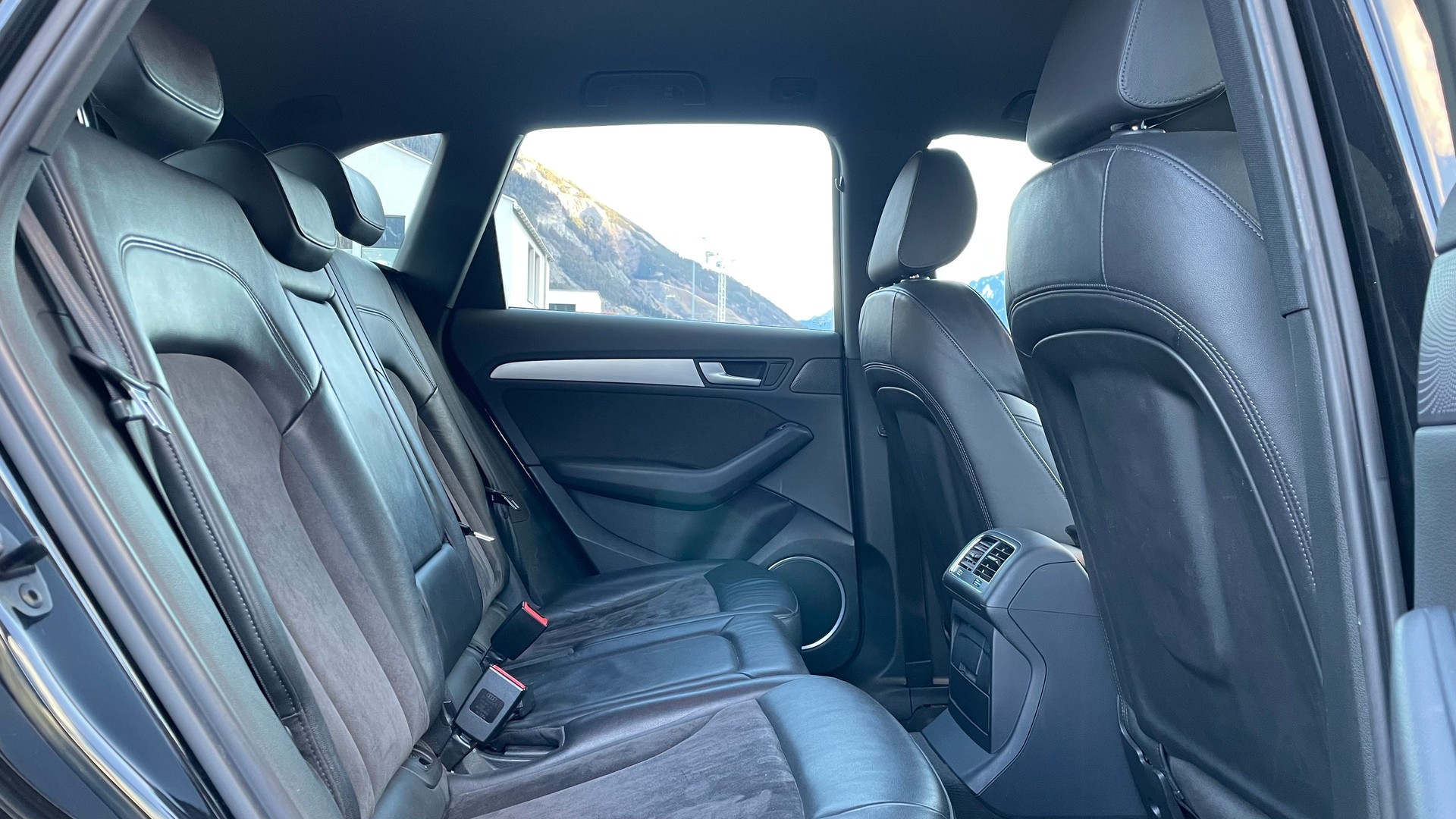 AUDI SQ5 3.0 TDI quattro tiptronic-image-10