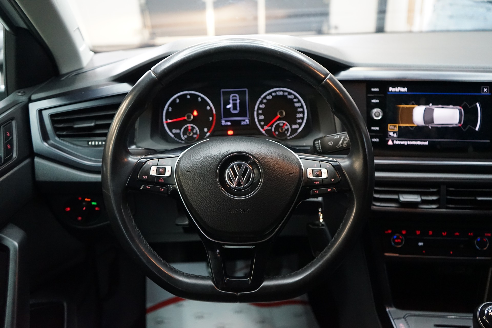 VW Polo 1.0 TSI BMT Trendline-image-6