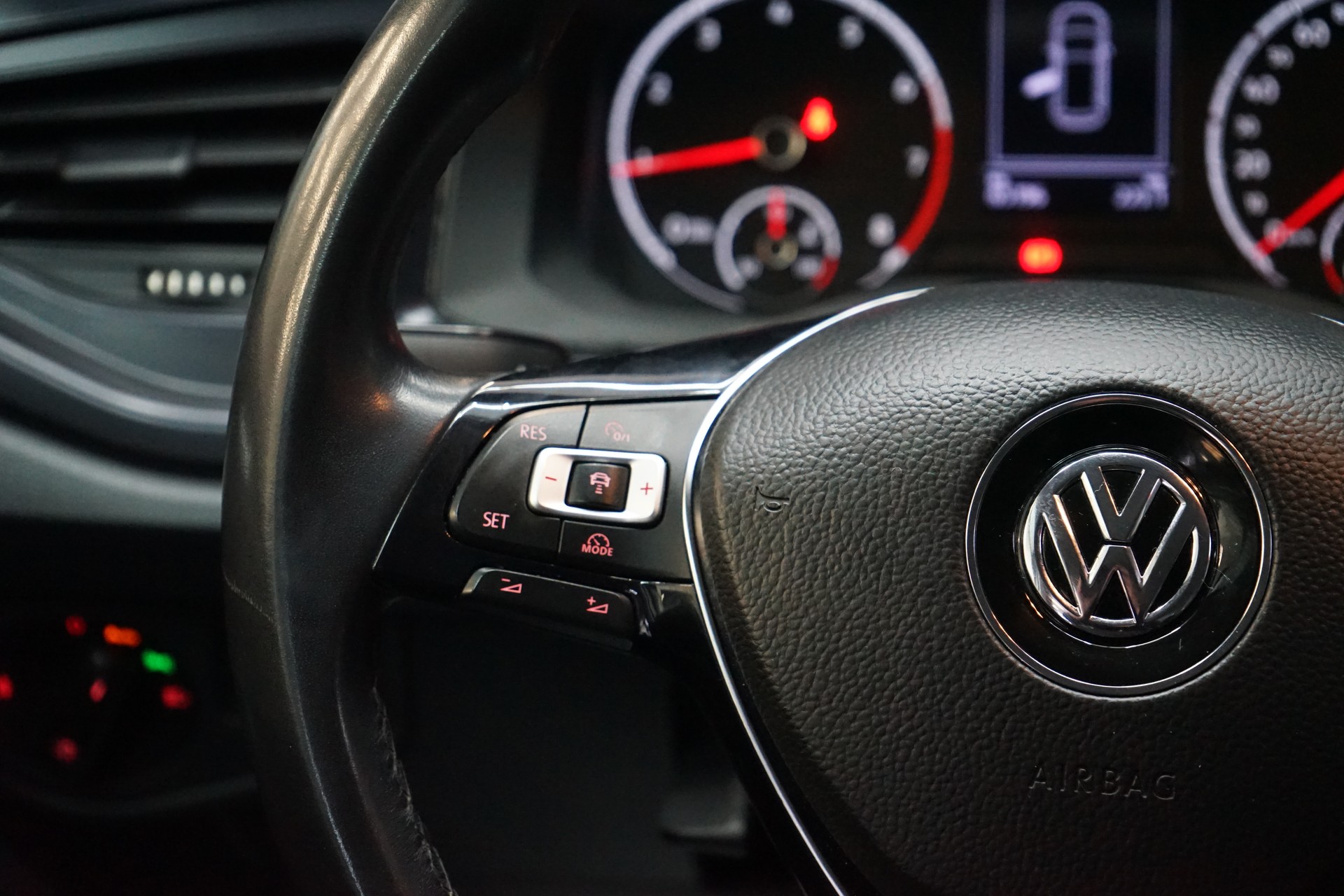 VW Polo 1.0 TSI BMT Trendline-image-7