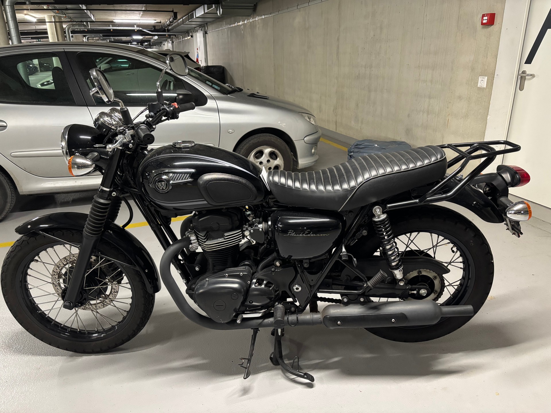 KAWASAKI W 800 Special Edition-image-9
