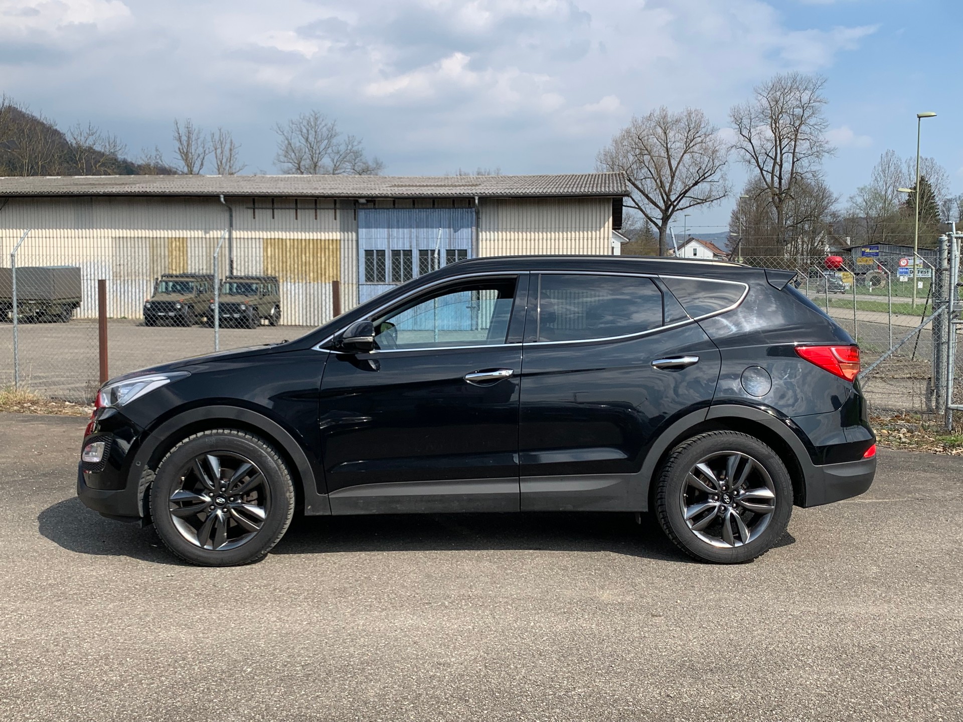 HYUNDAI Santa Fe 2.2 CRDI Premium 4WD Automatic-image-13