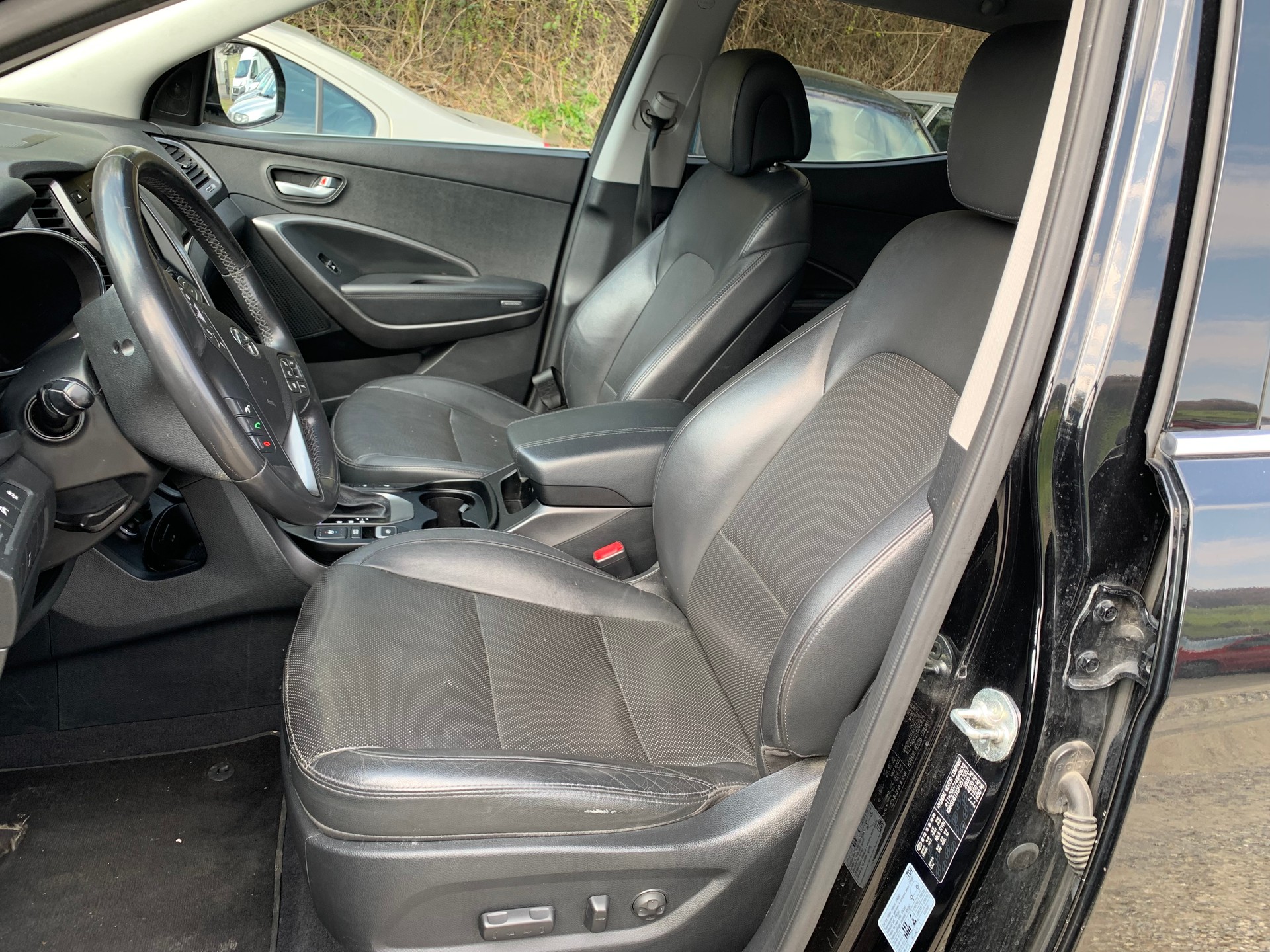 HYUNDAI Santa Fe 2.2 CRDI Premium 4WD Automatic-image-24