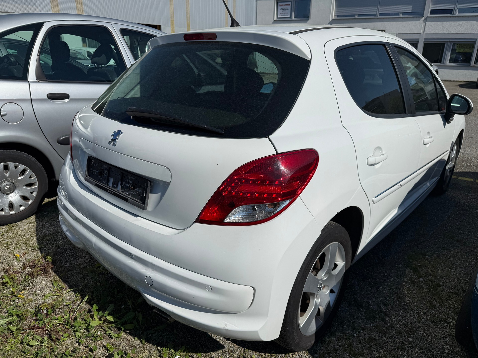 PEUGEOT 207 1.6 16V Allure Automatic-image-10