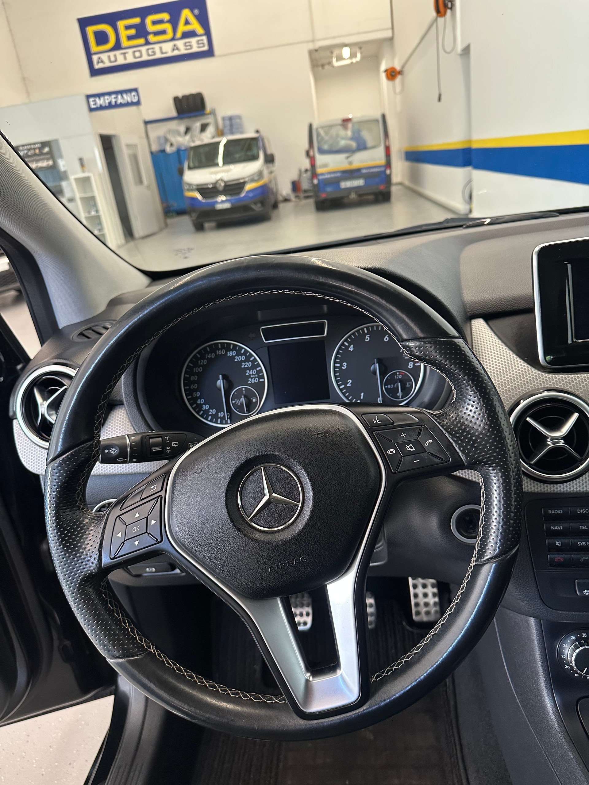 MERCEDES-BENZ B 200-image-7