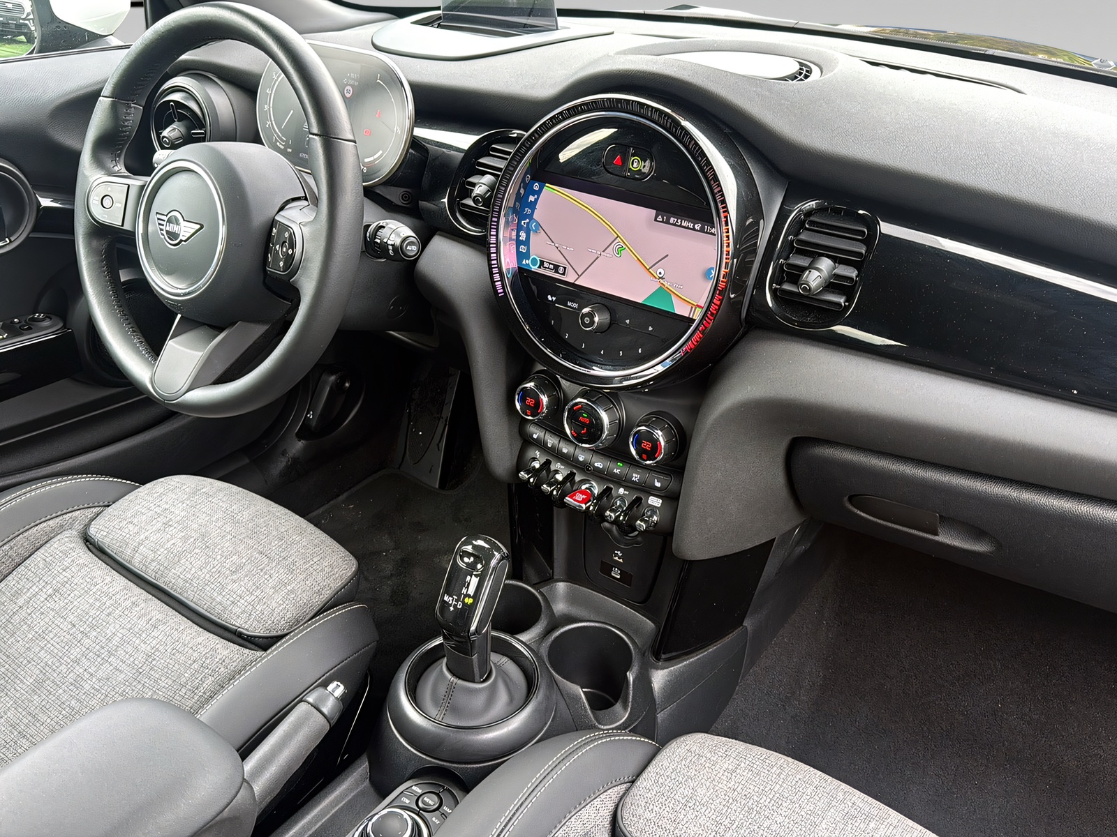 MINI Cooper Steptronic DKG-image-11