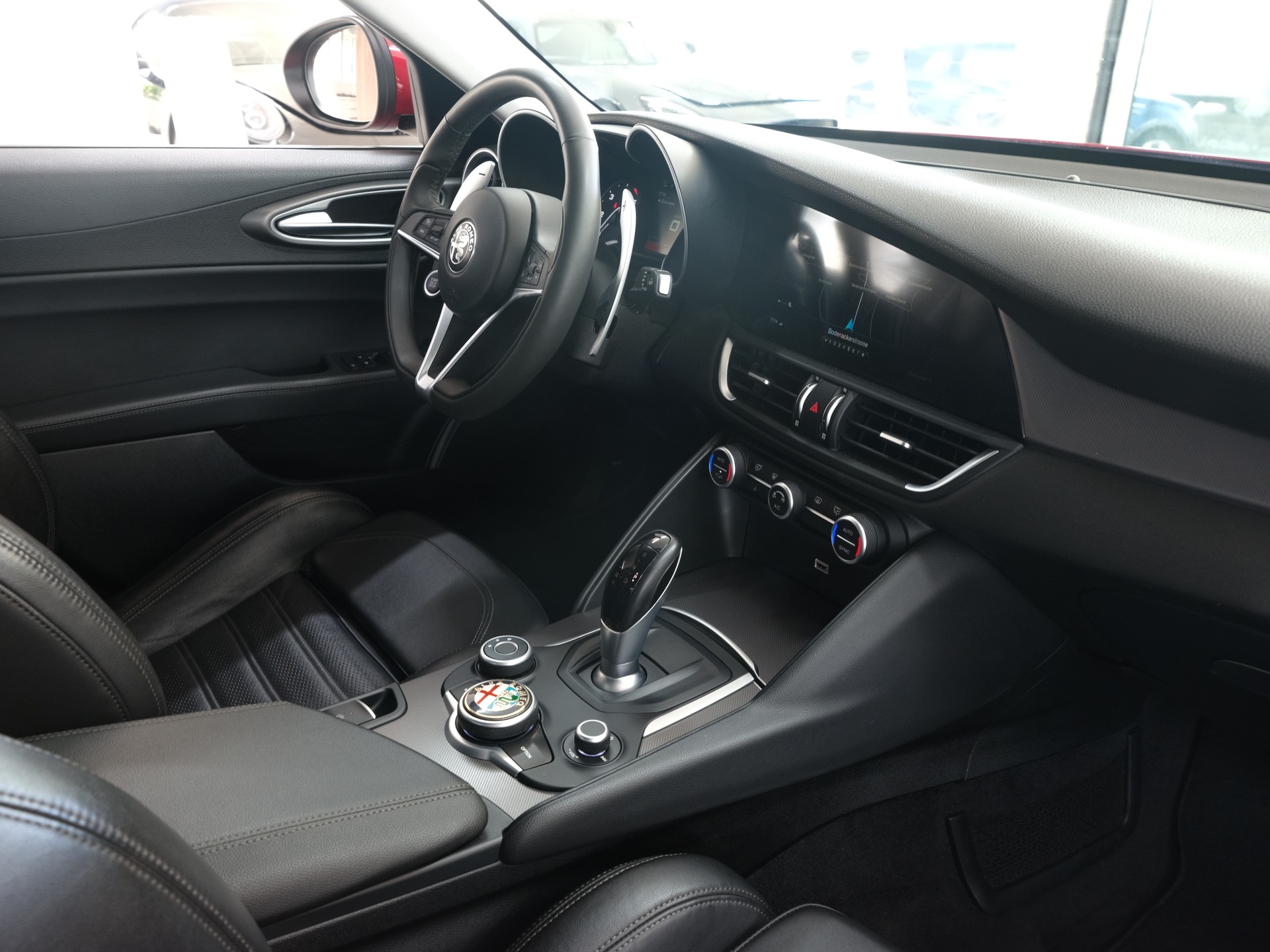 ALFA ROMEO Giulia 2.2 JTDM Veloce Q4 Automatic *CAR-PLAY*ASSISTENZ-PAKET*-image-11