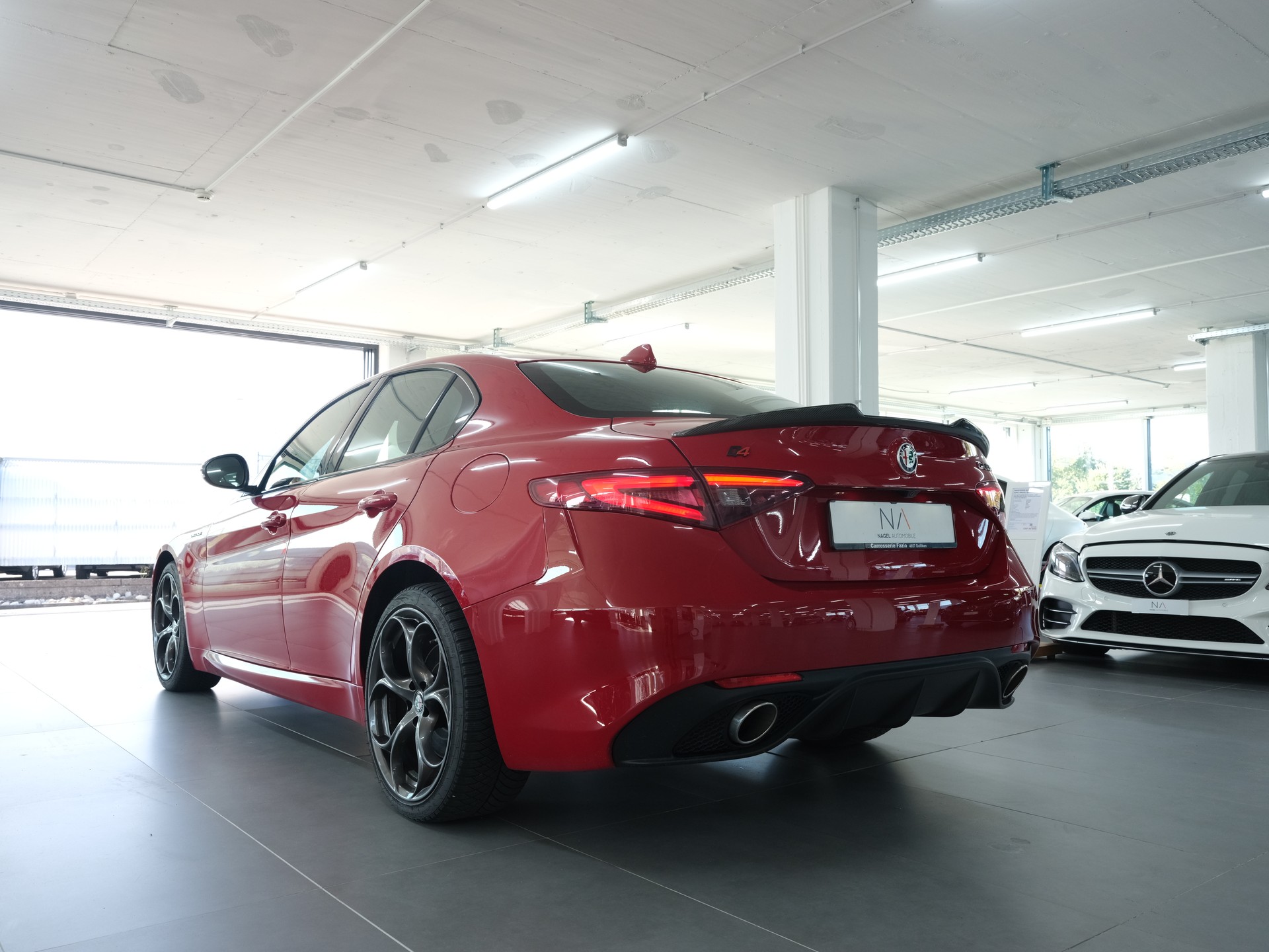 ALFA ROMEO Giulia 2.2 JTDM Veloce Q4 Automatic *CAR-PLAY*ASSISTENZ-PAKET*-image-4