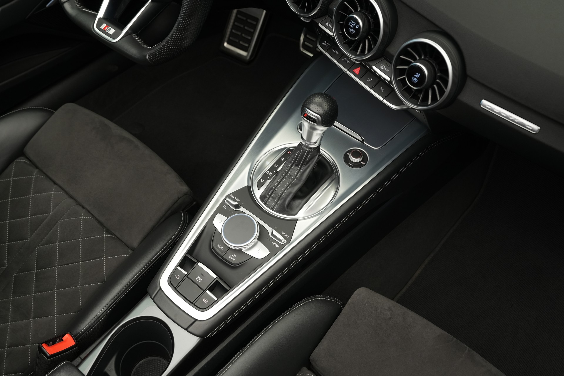 AUDI TT Roadster 45 TFSI S-tronic quattro-image-21