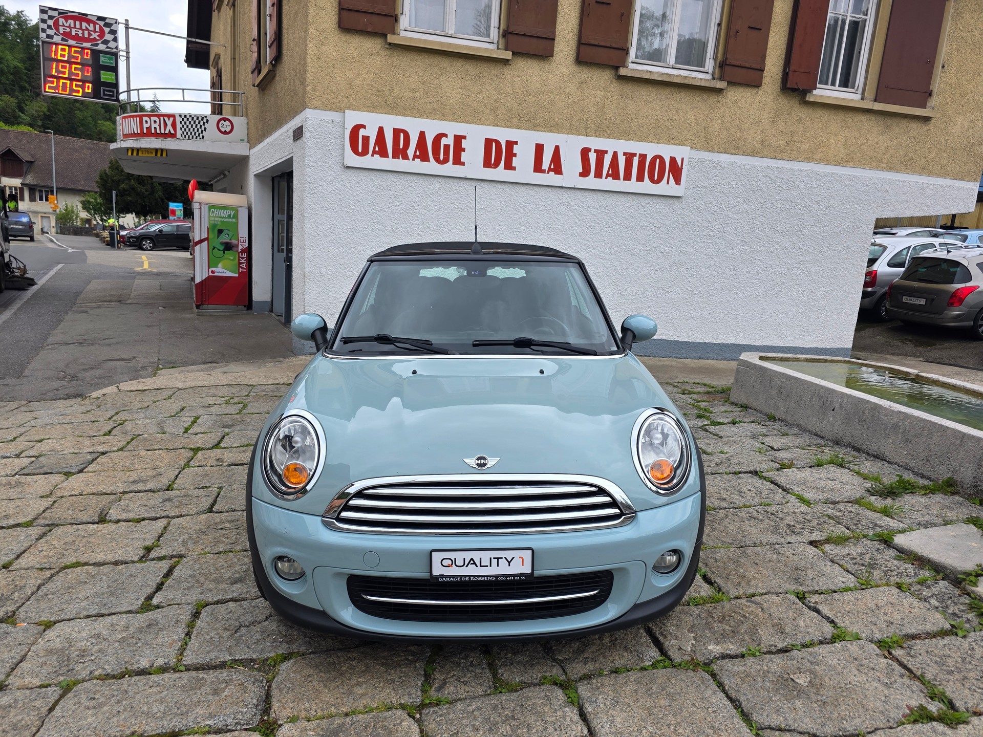 MINI Cooper Cabriolet-image-1