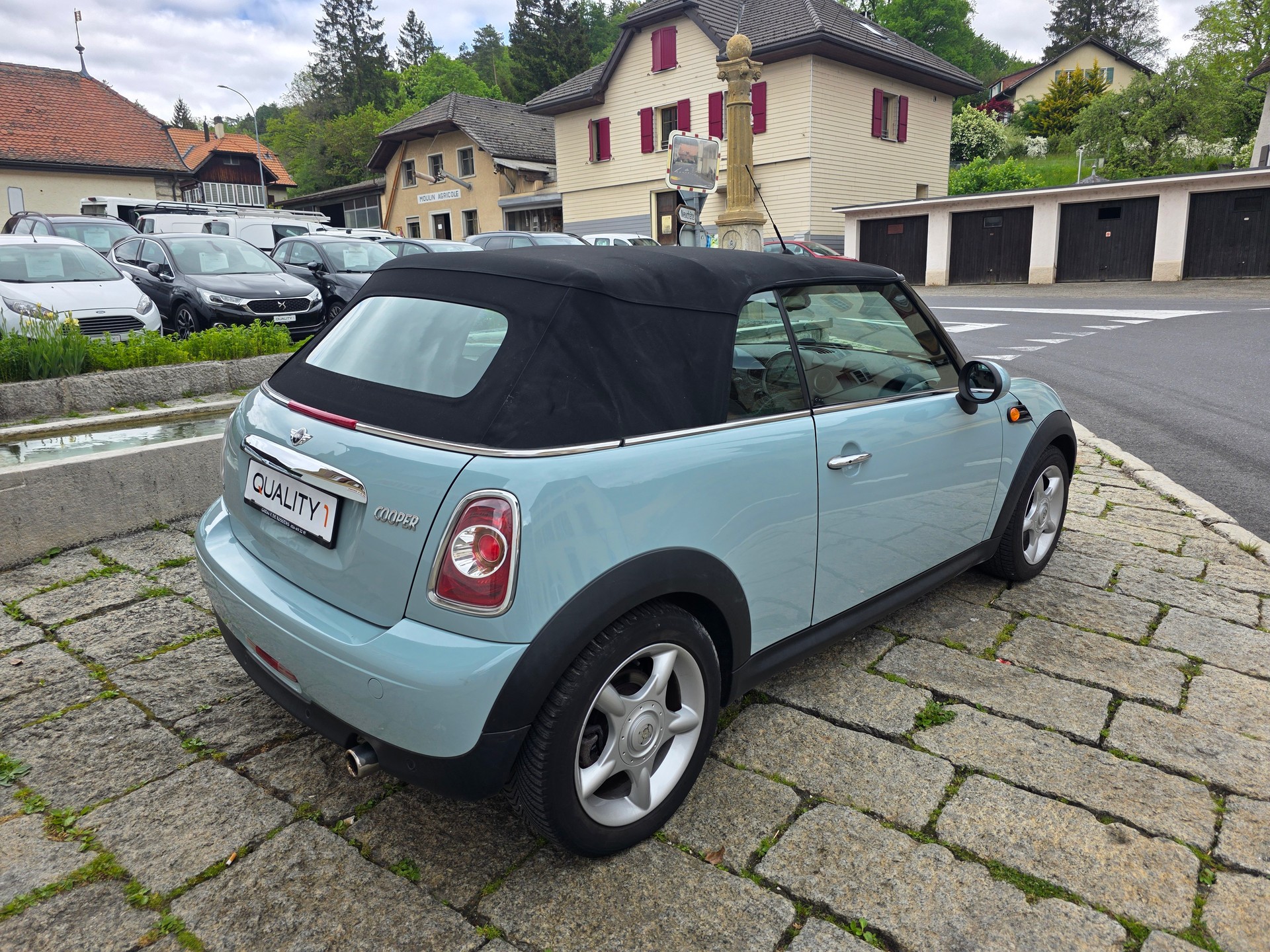 MINI Cooper Cabriolet-image-3