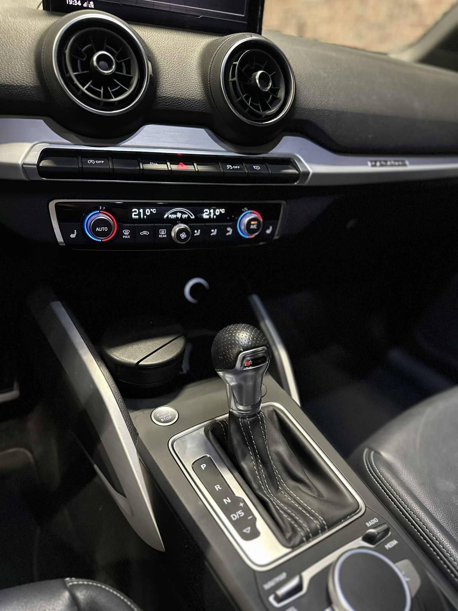 AUDI Q2 40 TFSI Sport quattro S-tronic-image-8