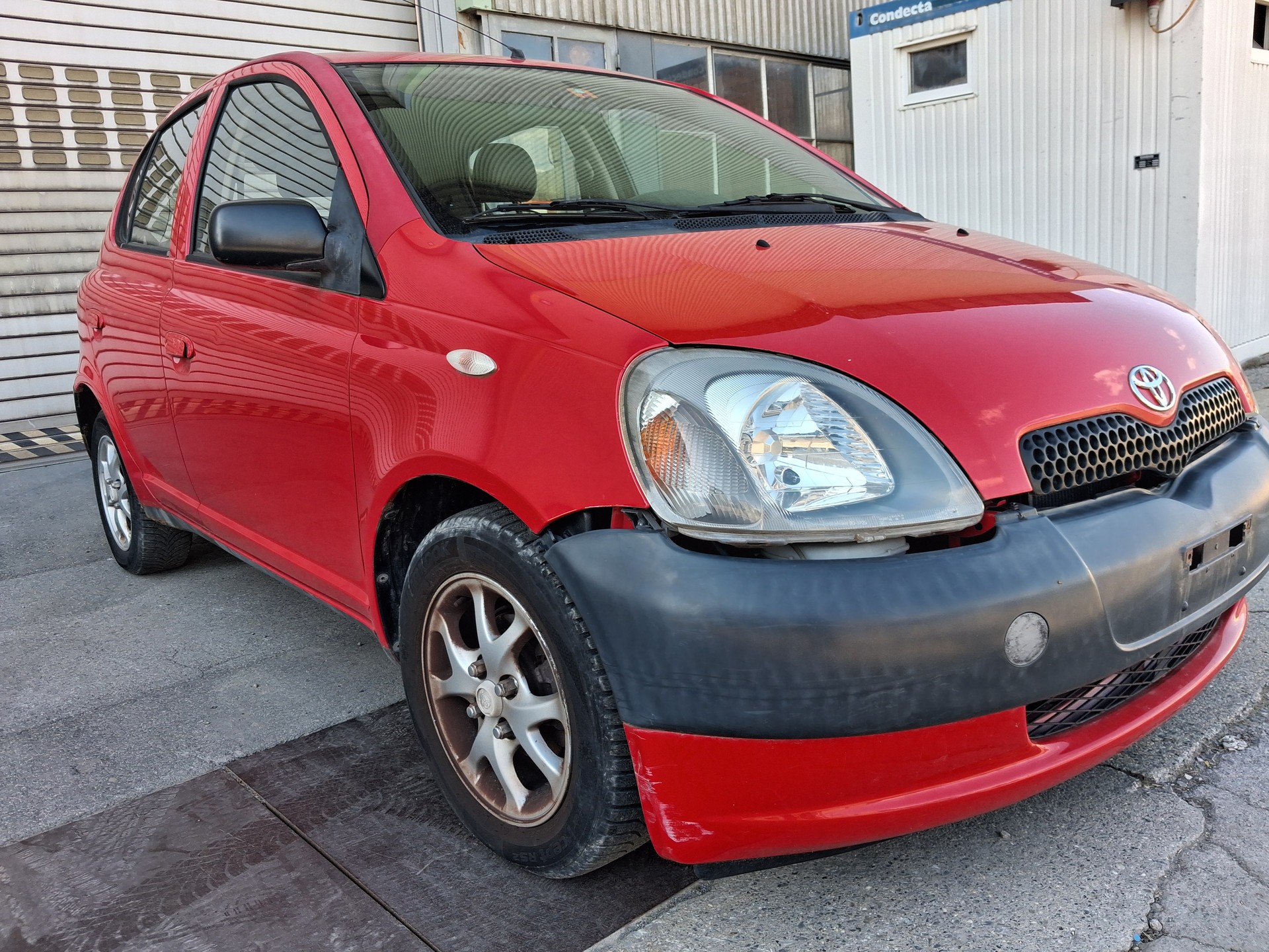 TOYOTA Yaris 1.0 Linea Terra-image-1
