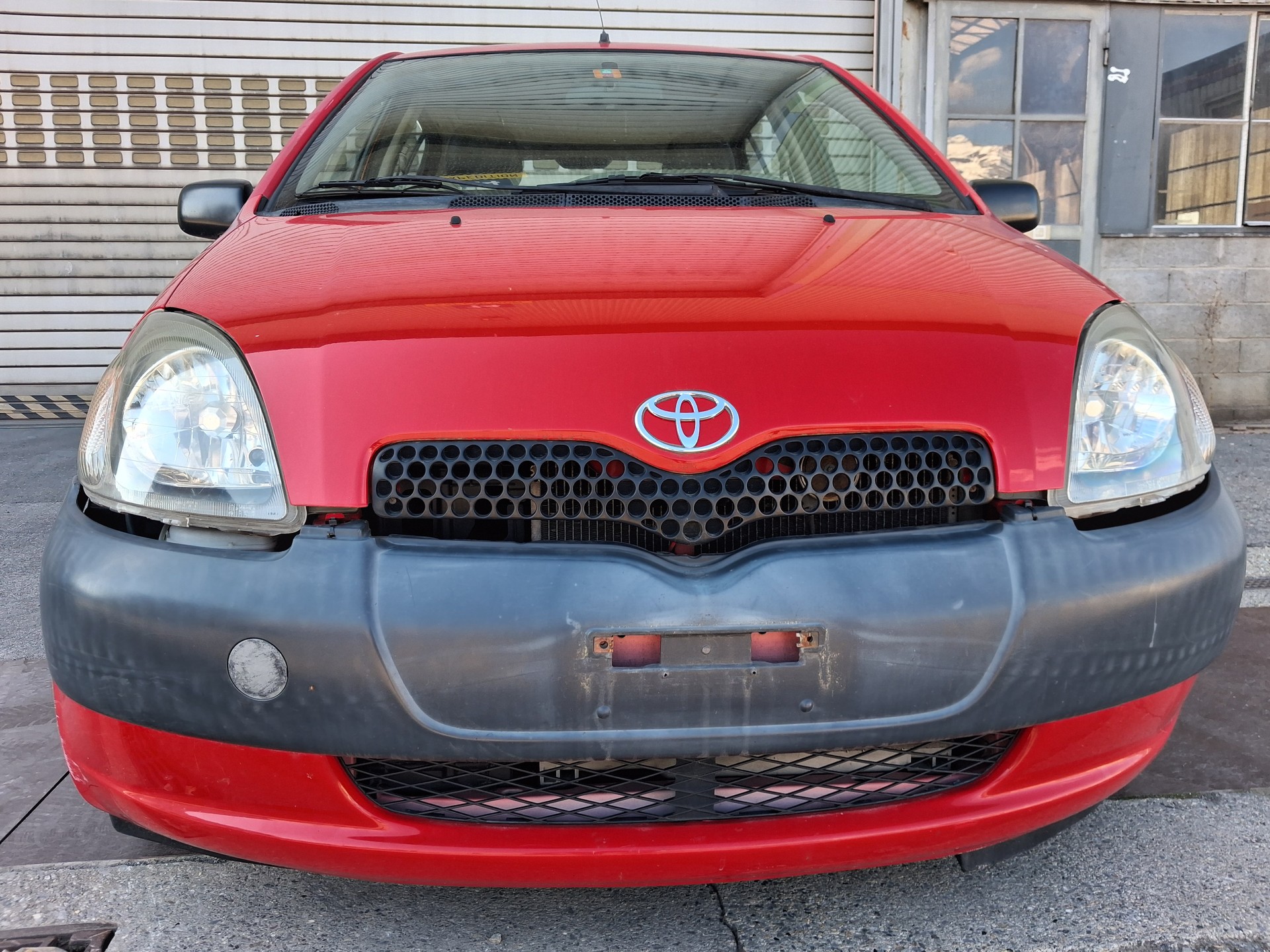 TOYOTA Yaris 1.0 Linea Terra-image-6