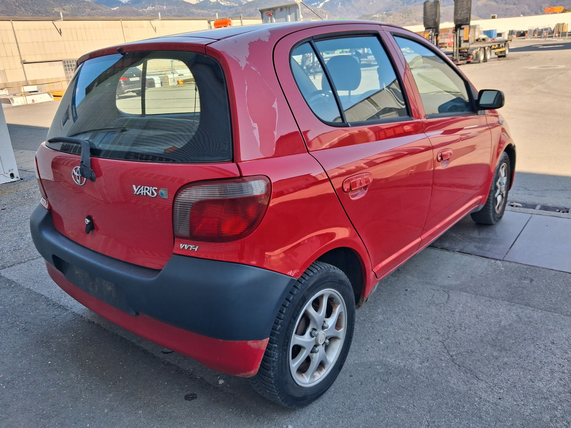 TOYOTA Yaris 1.0 Linea Terra-image-3