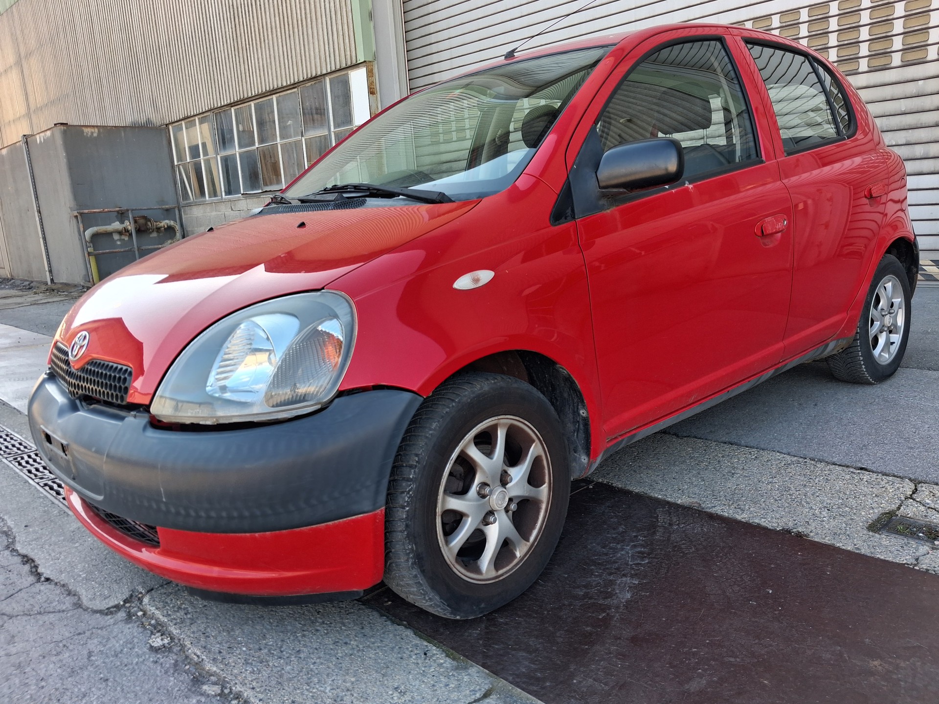 TOYOTA Yaris 1.0 Linea Terra