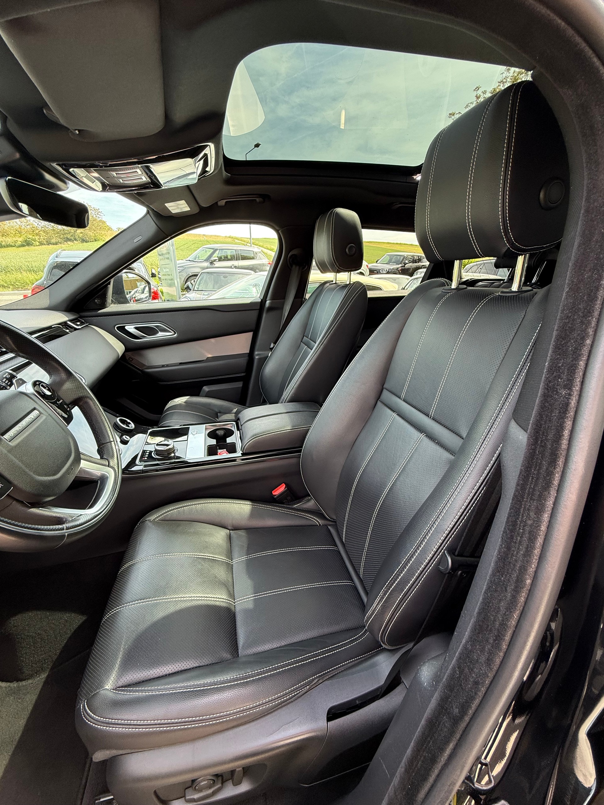 LAND ROVER Range Rover Velar R-Dynamic P 300 S Automatic-showroom-element-3