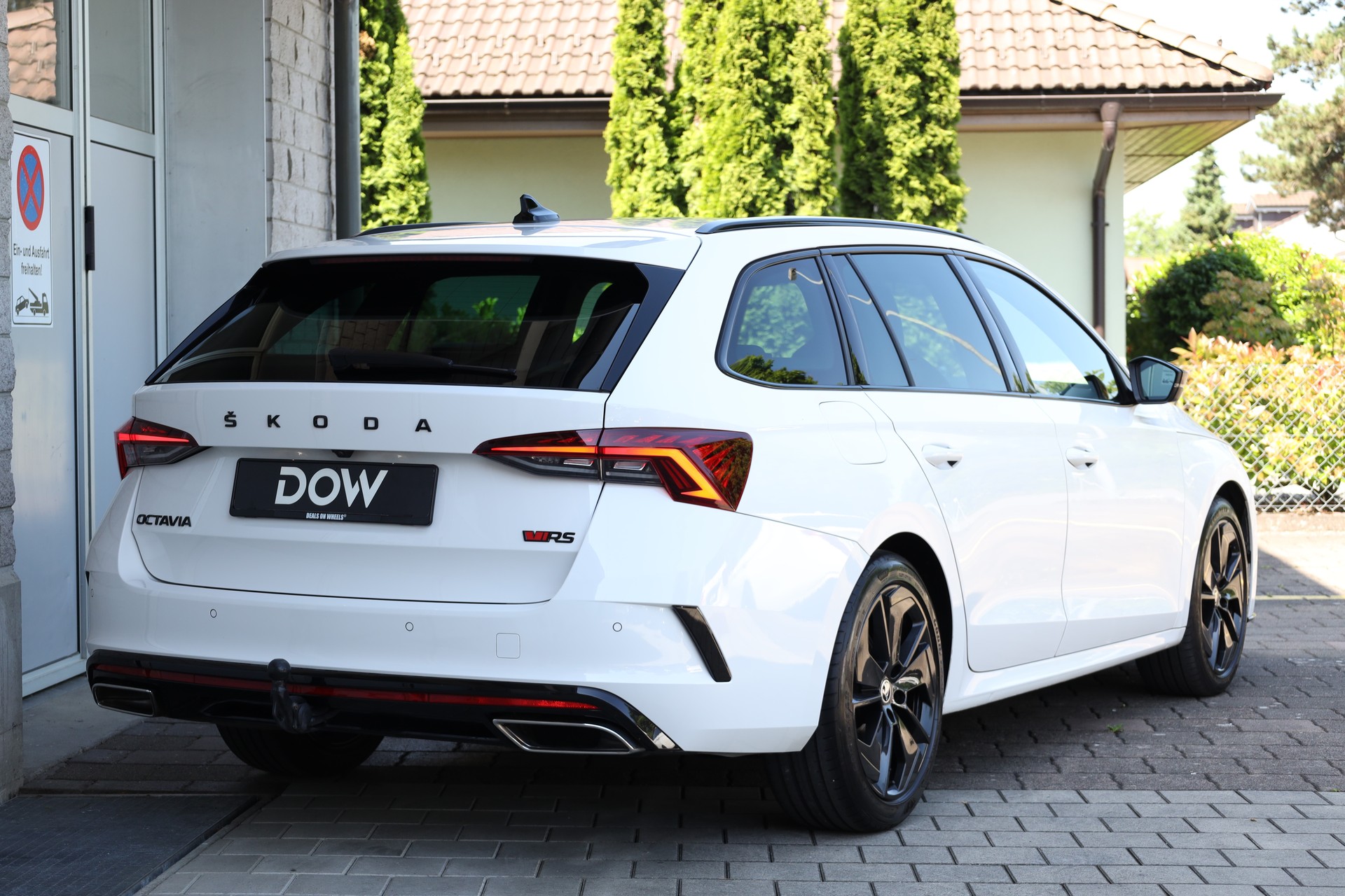 SKODA Octavia Combi 2.0 TDI DSG RS 4x4-image-4
