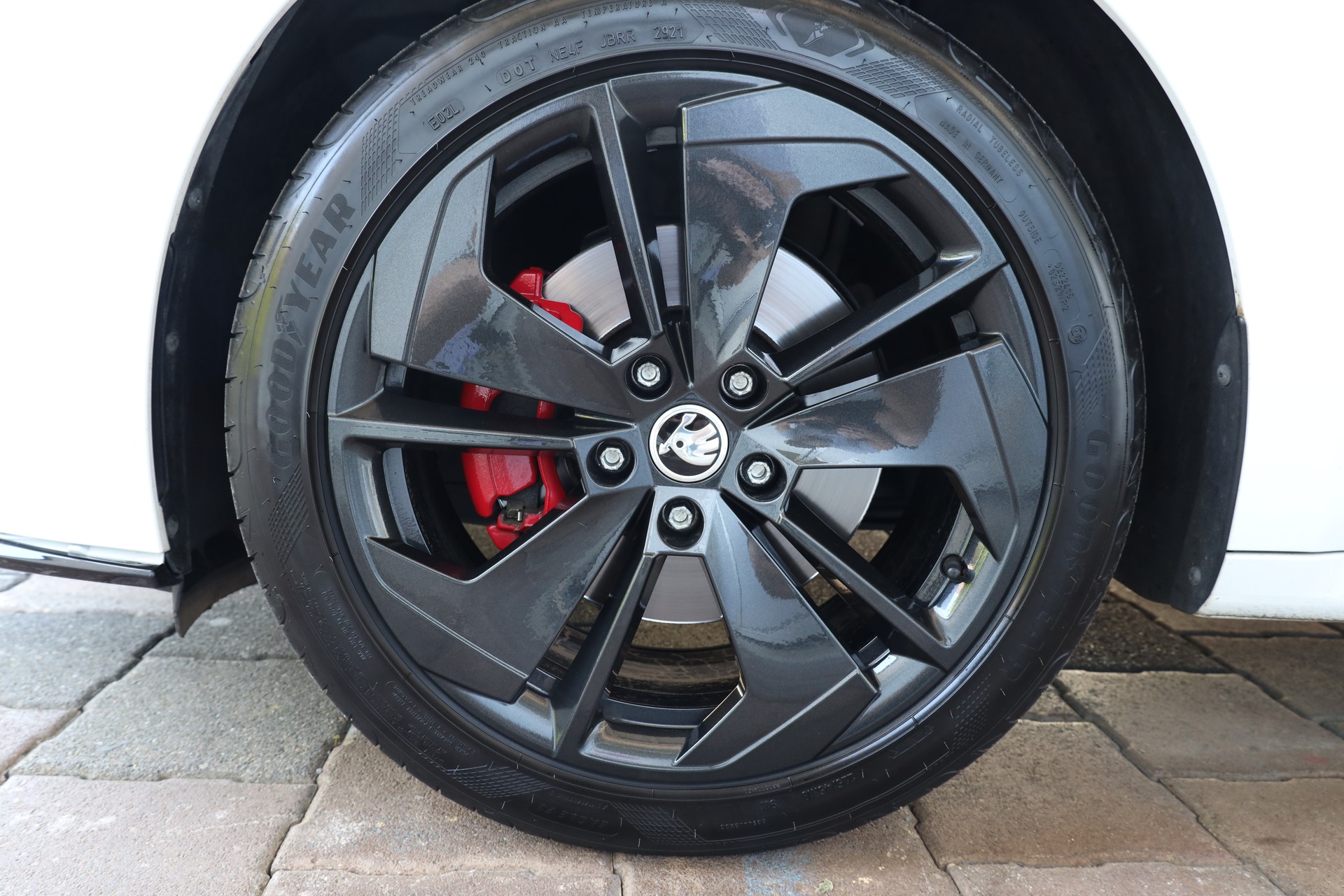 SKODA Octavia Combi 2.0 TDI DSG RS 4x4-image-20