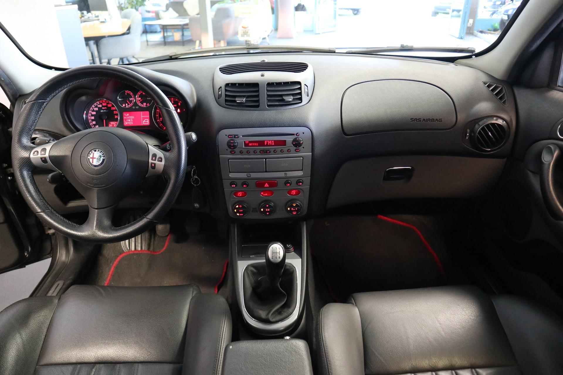 ALFA ROMEO 147 2.0 TS 16V Distinctive-image-12