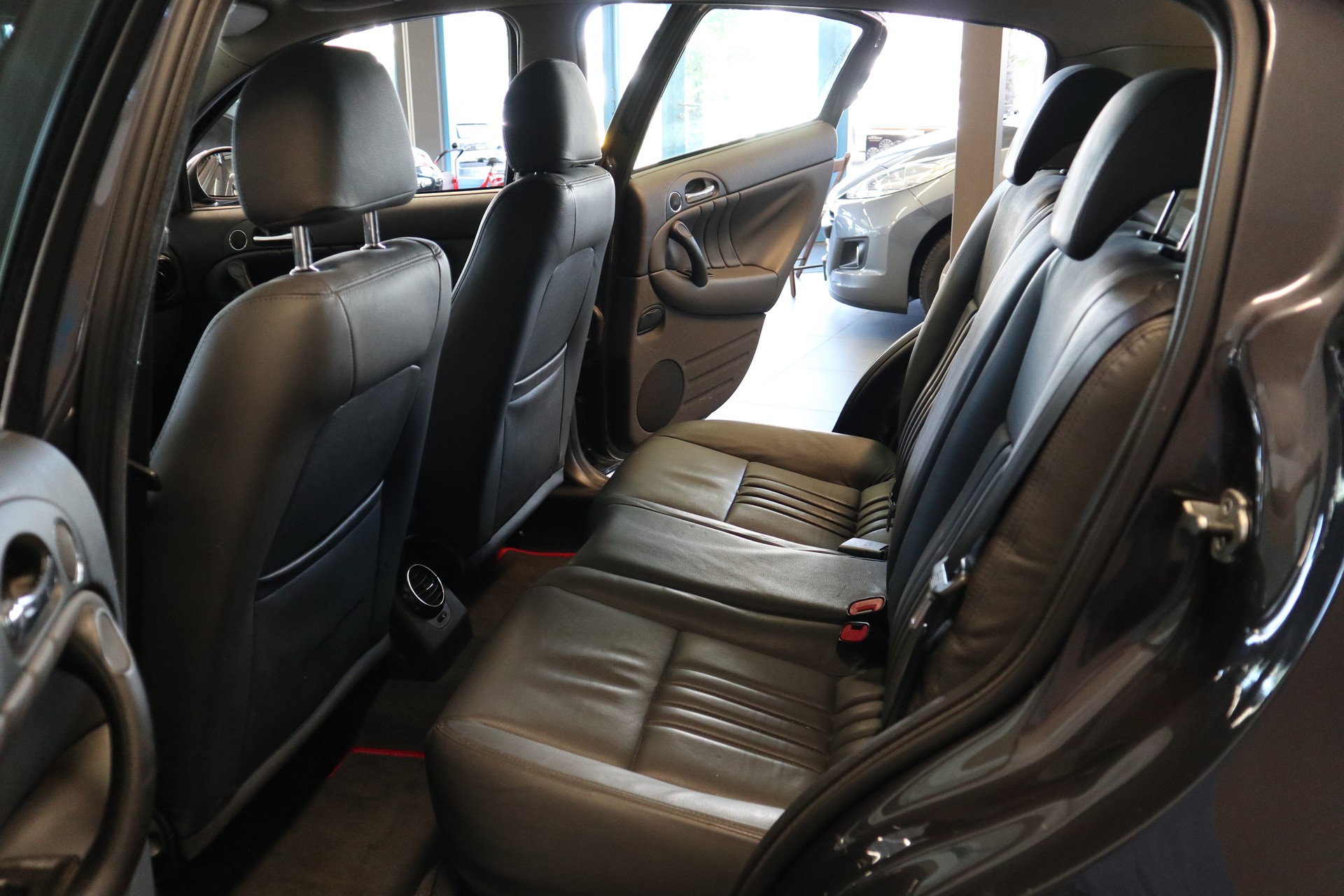 ALFA ROMEO 147 2.0 TS 16V Distinctive-image-9