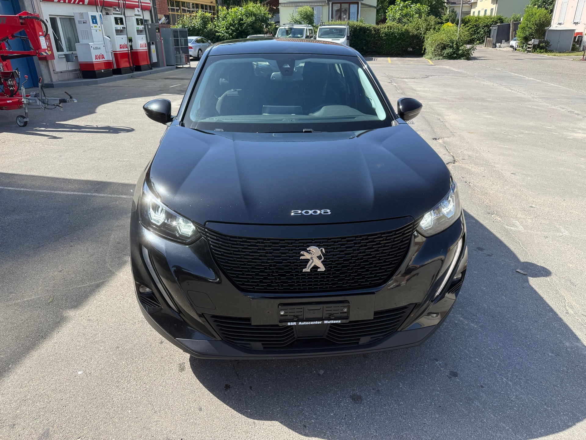 PEUGEOT 2008 1.5 BlueHDi Allure EAT8-image-2