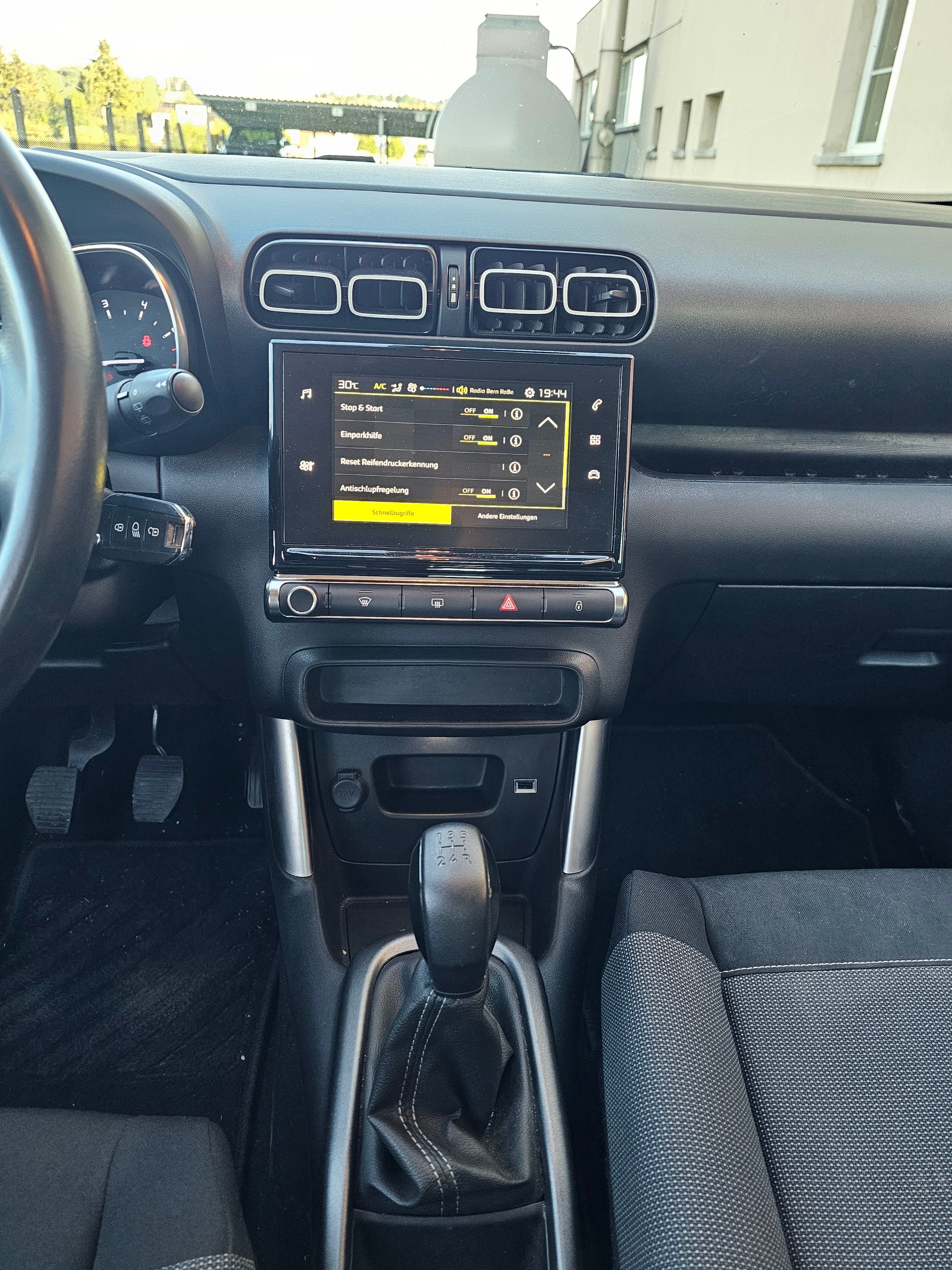 CITROEN C3 Aircross 1.2i PureTech Feel-image-13