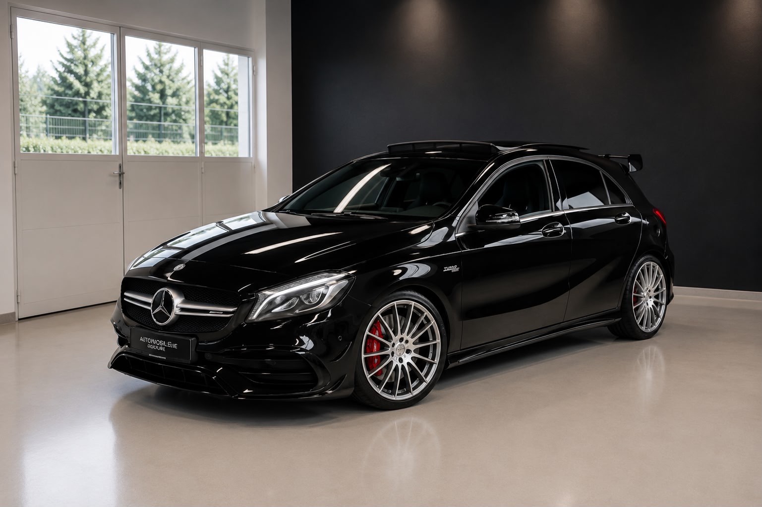 MERCEDES-BENZ A45 AMG 4Matic Speedshift 7G-DCT | Panorama | CH Fahrzeug-image-3