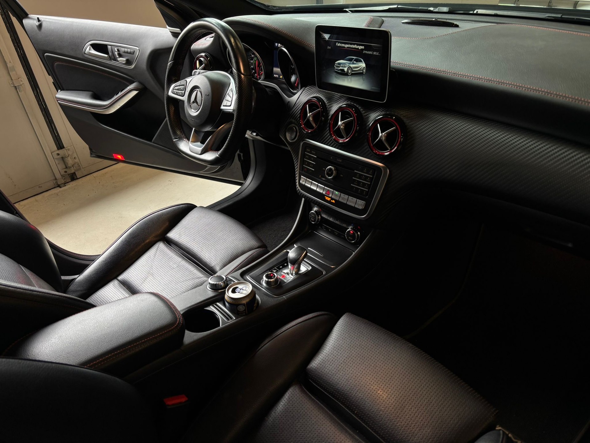 MERCEDES-BENZ A45 AMG 4Matic Speedshift 7G-DCT | Panorama | CH Fahrzeug-image-10