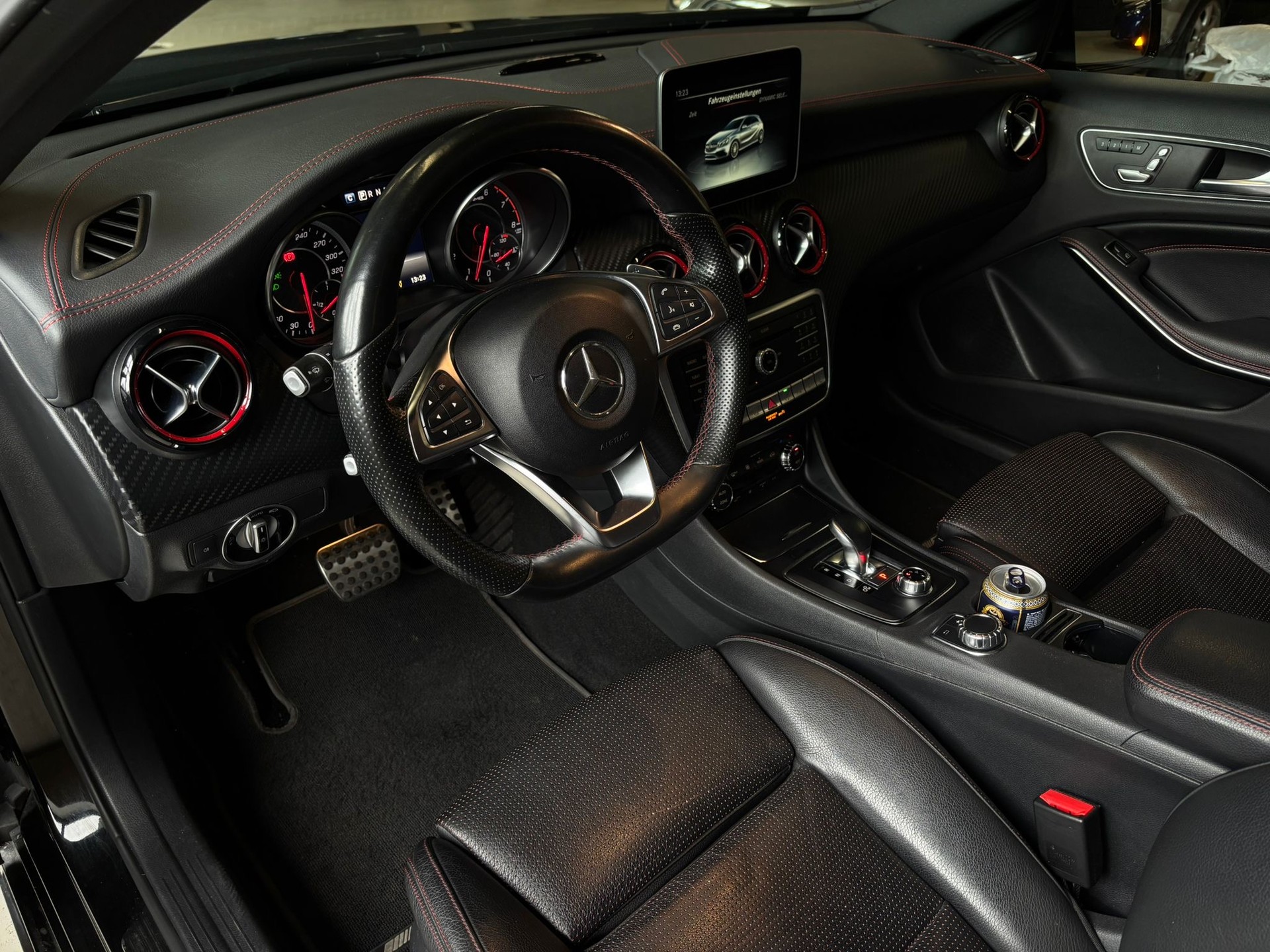 MERCEDES-BENZ A45 AMG 4Matic Speedshift 7G-DCT | Panorama | CH Fahrzeug-image-11