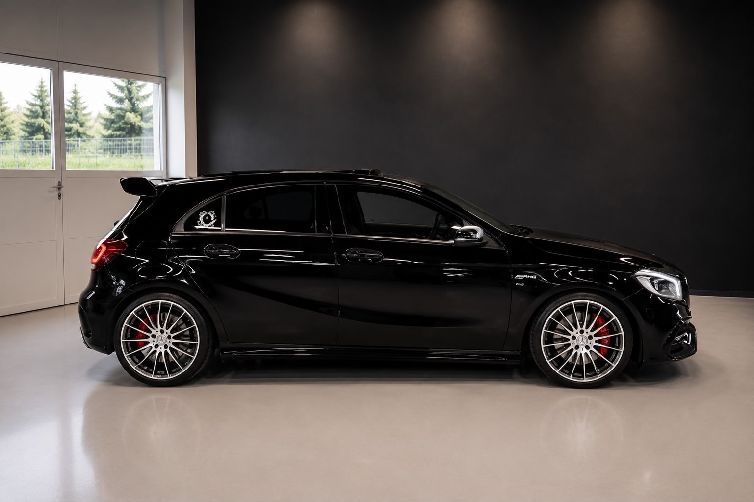 MERCEDES-BENZ A45 AMG 4Matic Speedshift 7G-DCT | Panorama | CH Fahrzeug-image-5