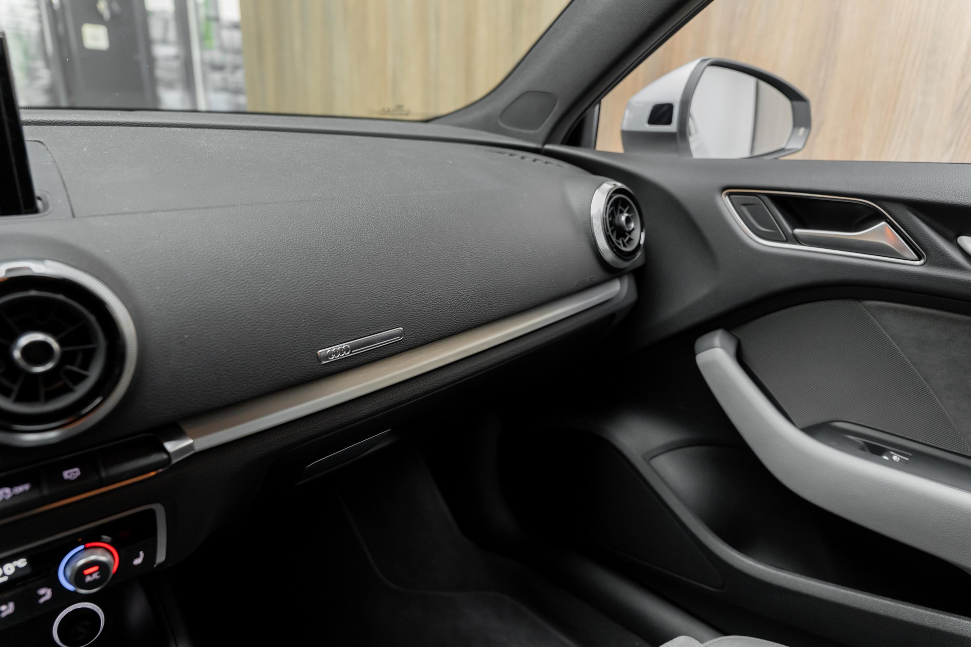 AUDI A3 Sportback 40 TFSI Sport S-tronic-image-13