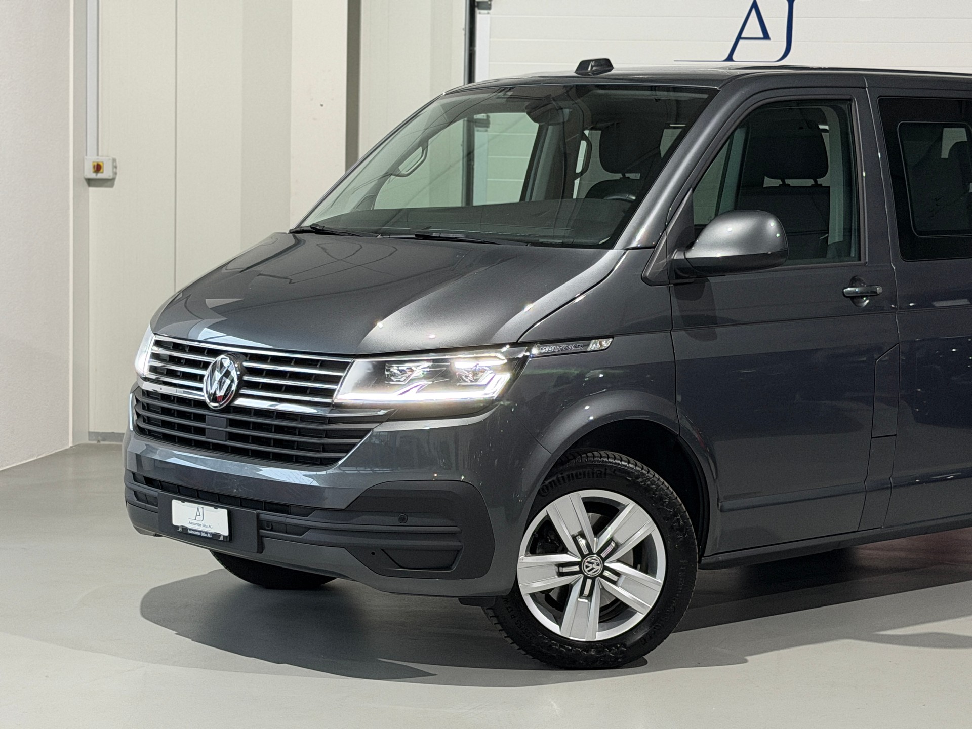 VW T6.1 Multivan 2.0 TDI Family DSG (CH) AHK 2.5T - 7 Platz-showroom-element-1