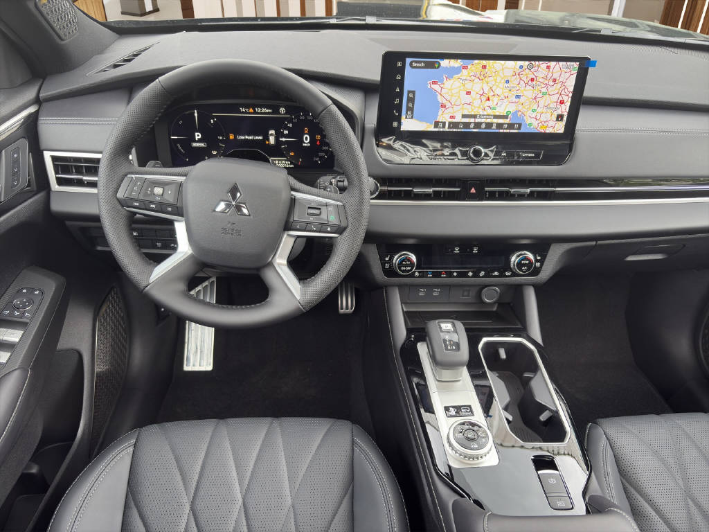 MITSUBISHI Outlander 2.4 PHEV Sport 4x4-image-9