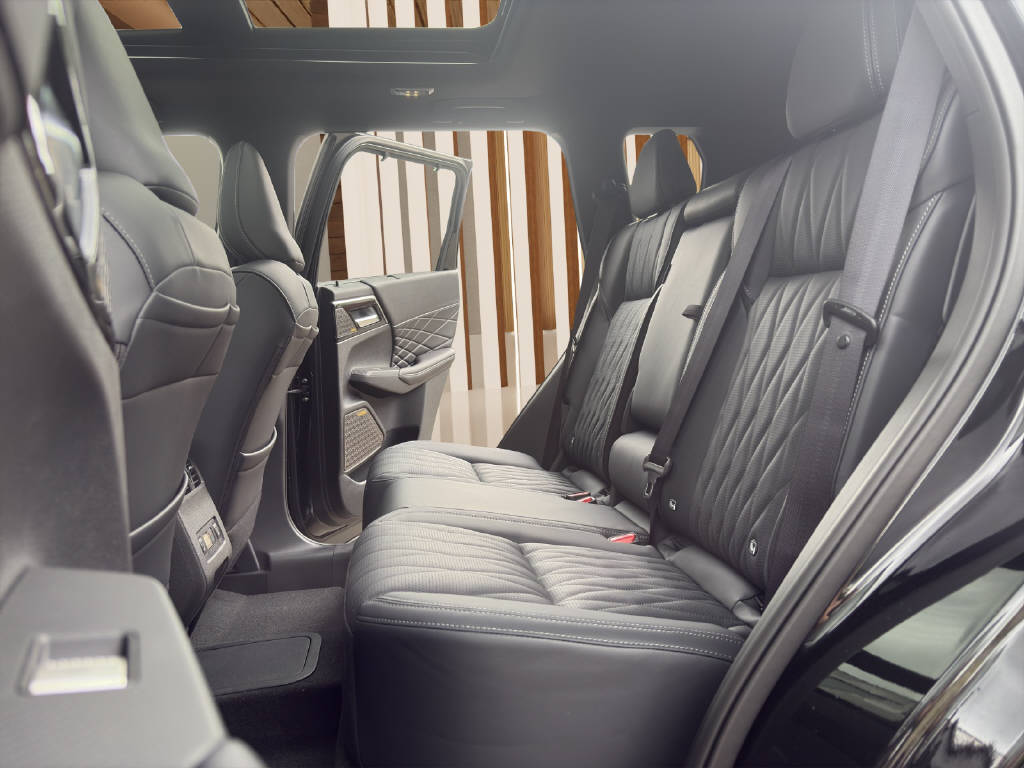 MITSUBISHI Outlander 2.4 PHEV Sport 4x4-image-12