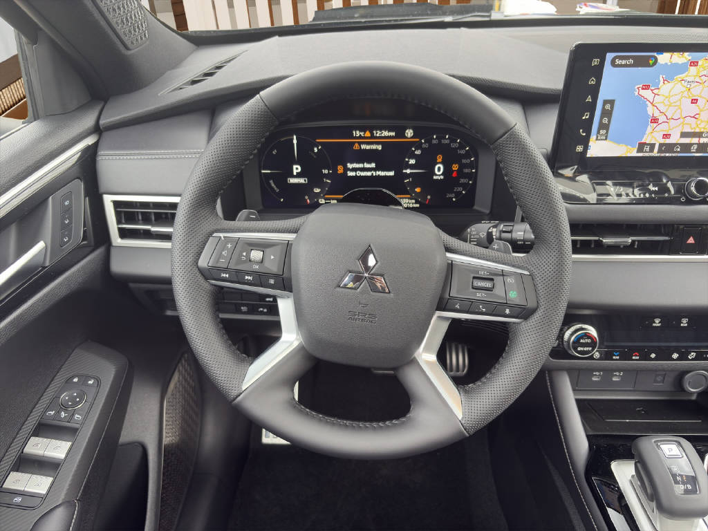 MITSUBISHI Outlander 2.4 PHEV Sport 4x4-image-10