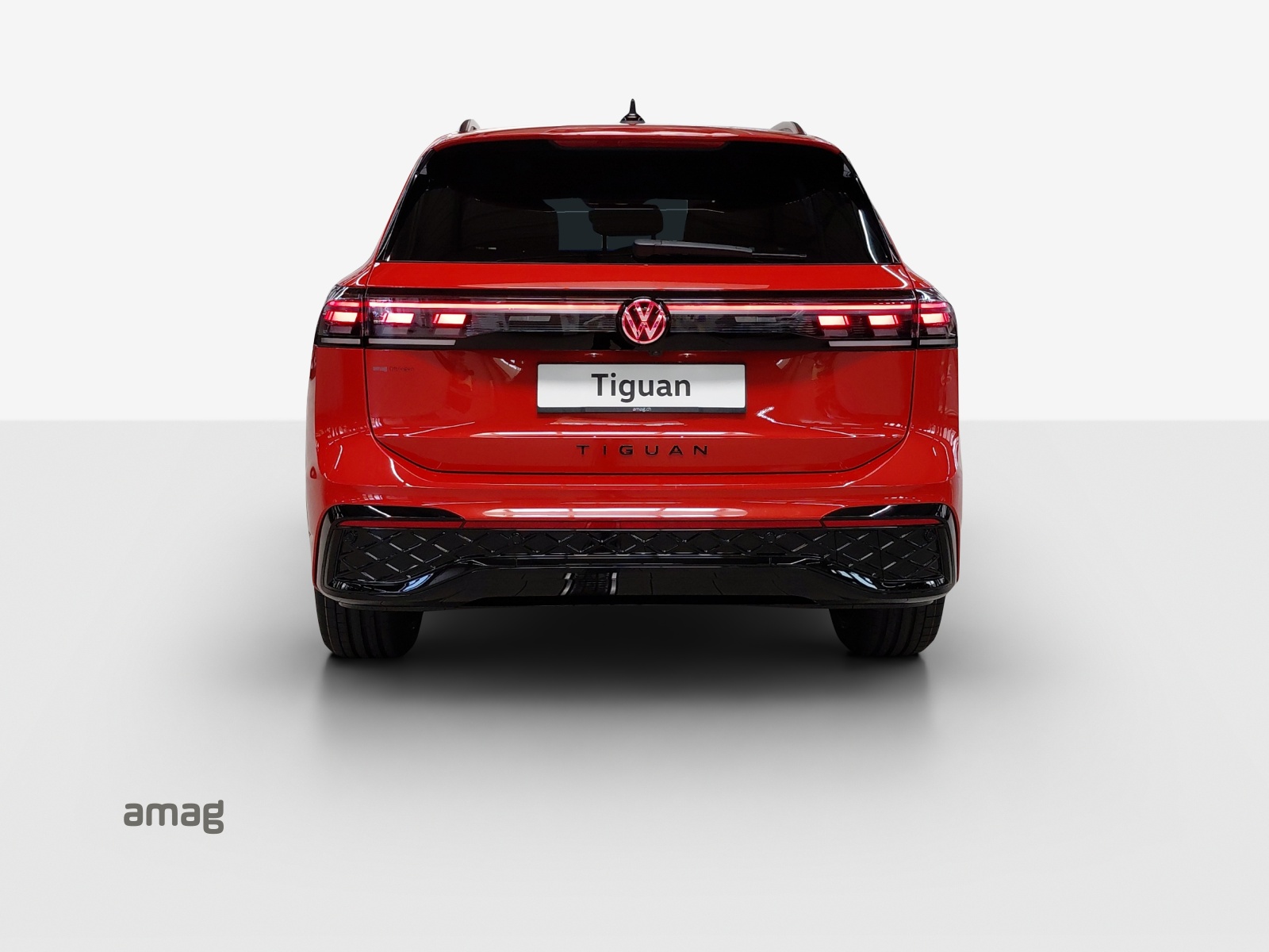 VW Tiguan 2.0 TSI DSG R-Line Plus 4Motion-showroom-element-3