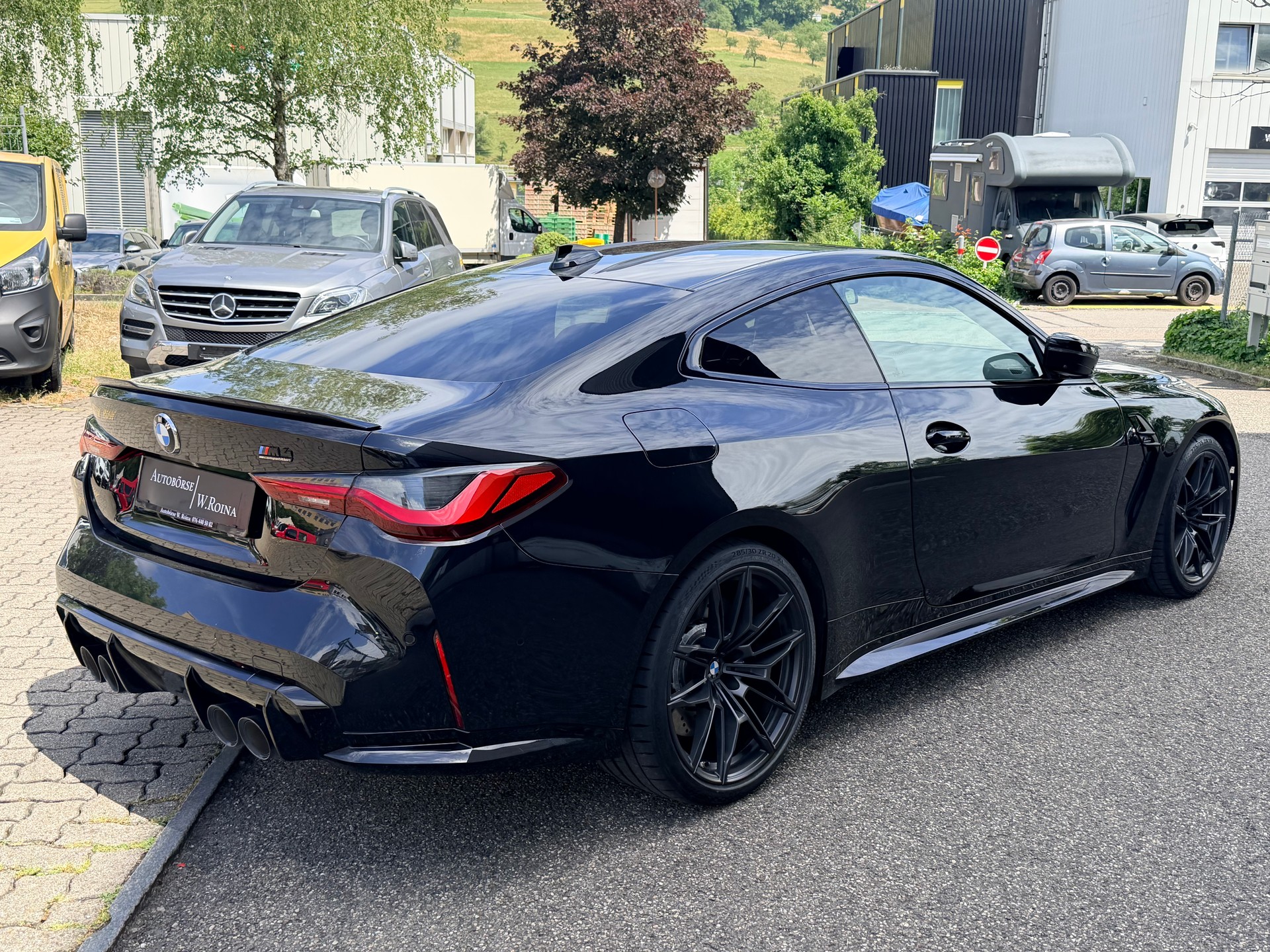 BMW M4 Coupé Competition M xDrive-showroom-element-2