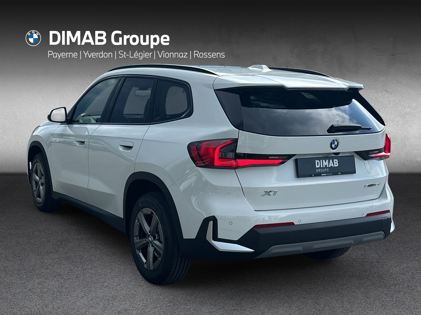 BMW X1 sDrive 18d-showroom-element-2