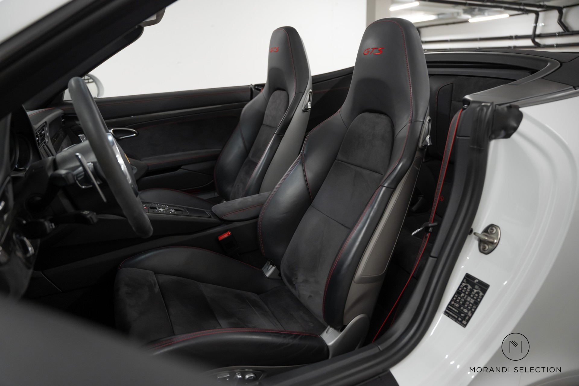 PORSCHE 911 Cabriolet 3.8 Carrera 4 GTS PDK-image-13
