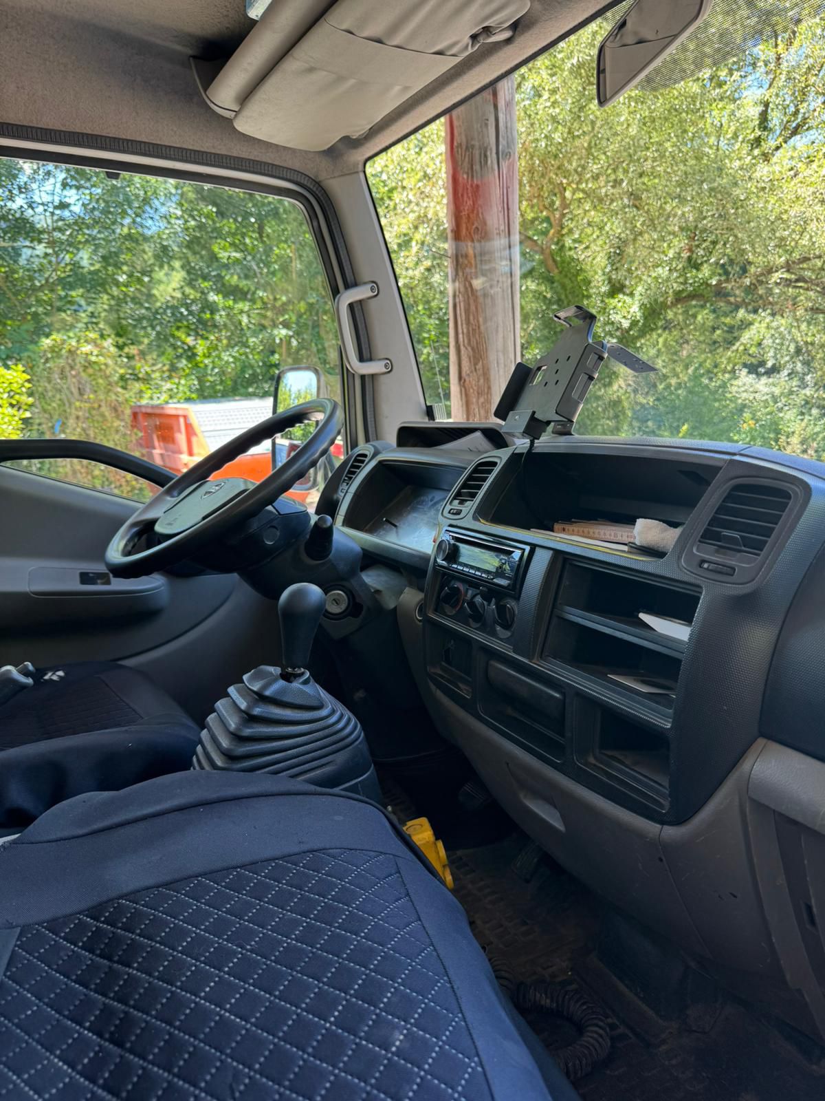 NISSAN 2.5 T 130 Pro-image-4