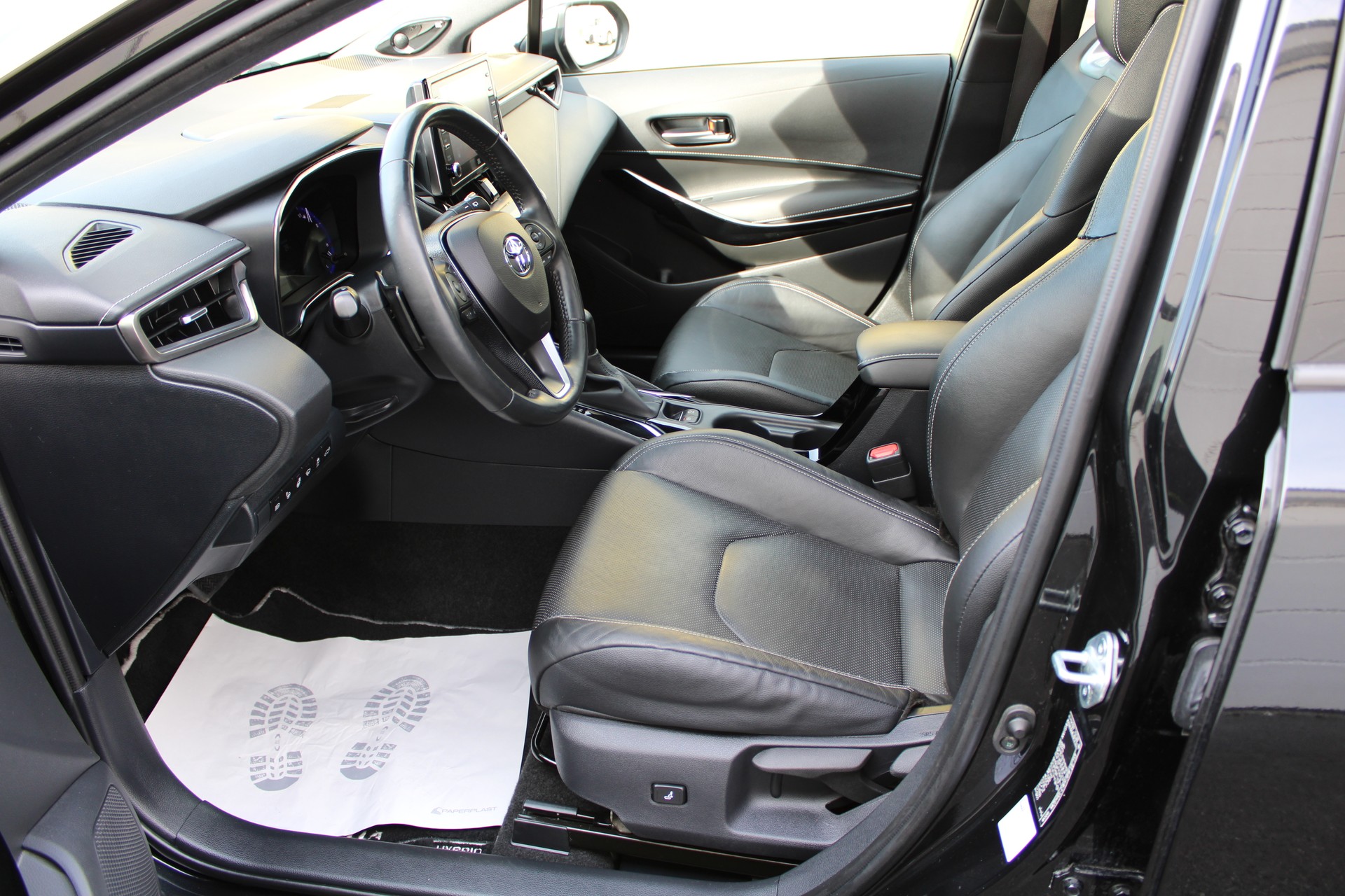TOYOTA Corolla Touring Sports 2.0 HSD Premium e-CVT-image-17