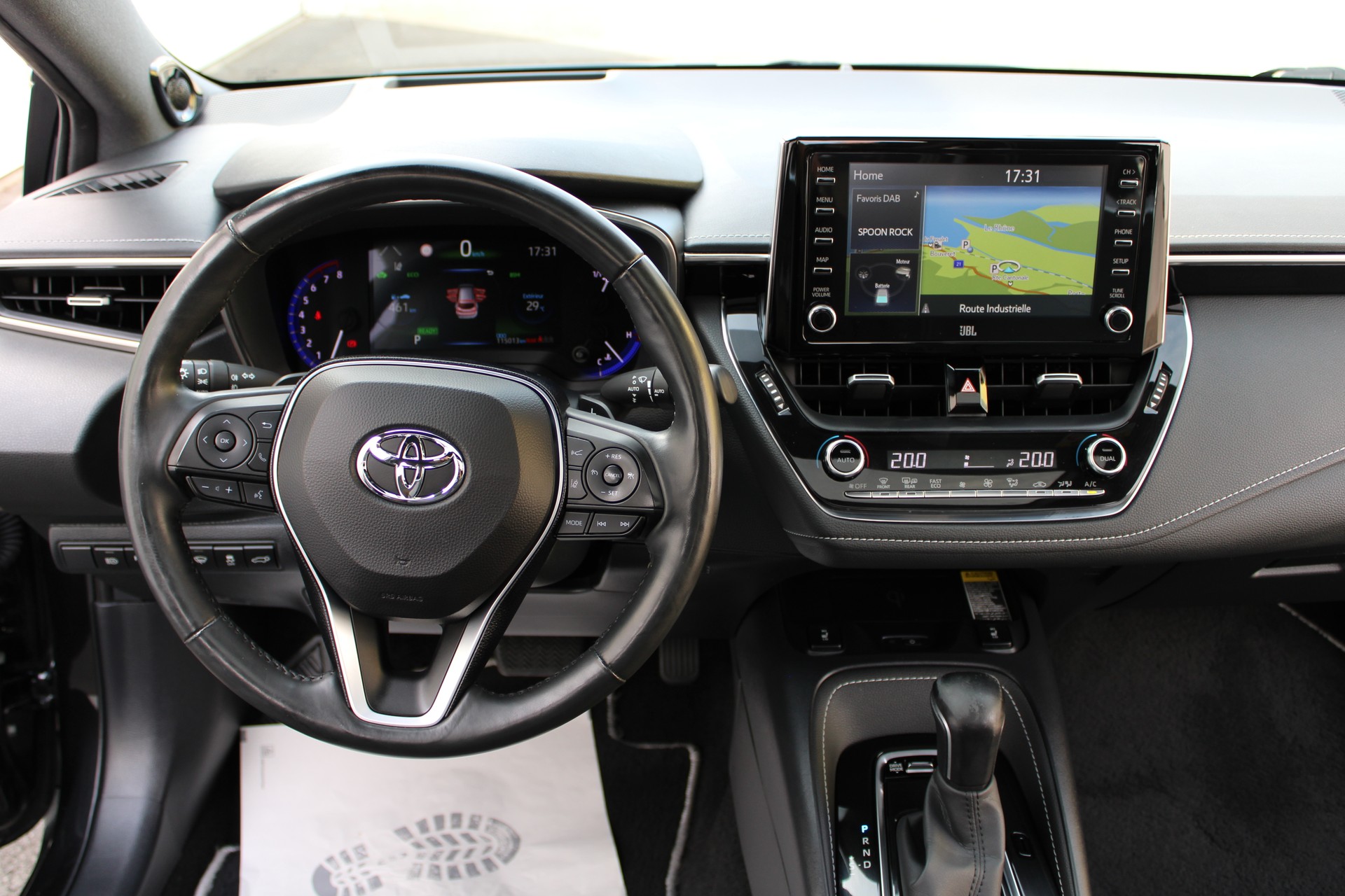 TOYOTA Corolla Touring Sports 2.0 HSD Premium e-CVT-image-9