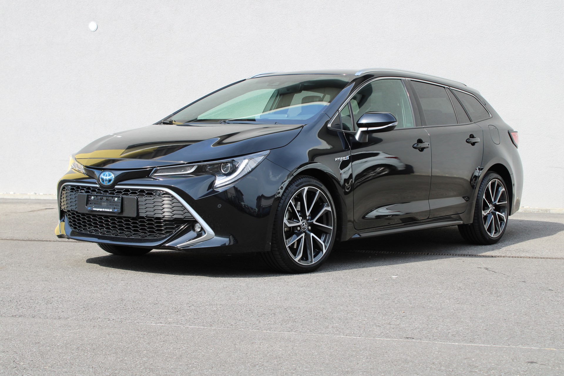 TOYOTA Corolla Touring Sports 2.0 HSD Premium e-CVT-showroom-element-1
